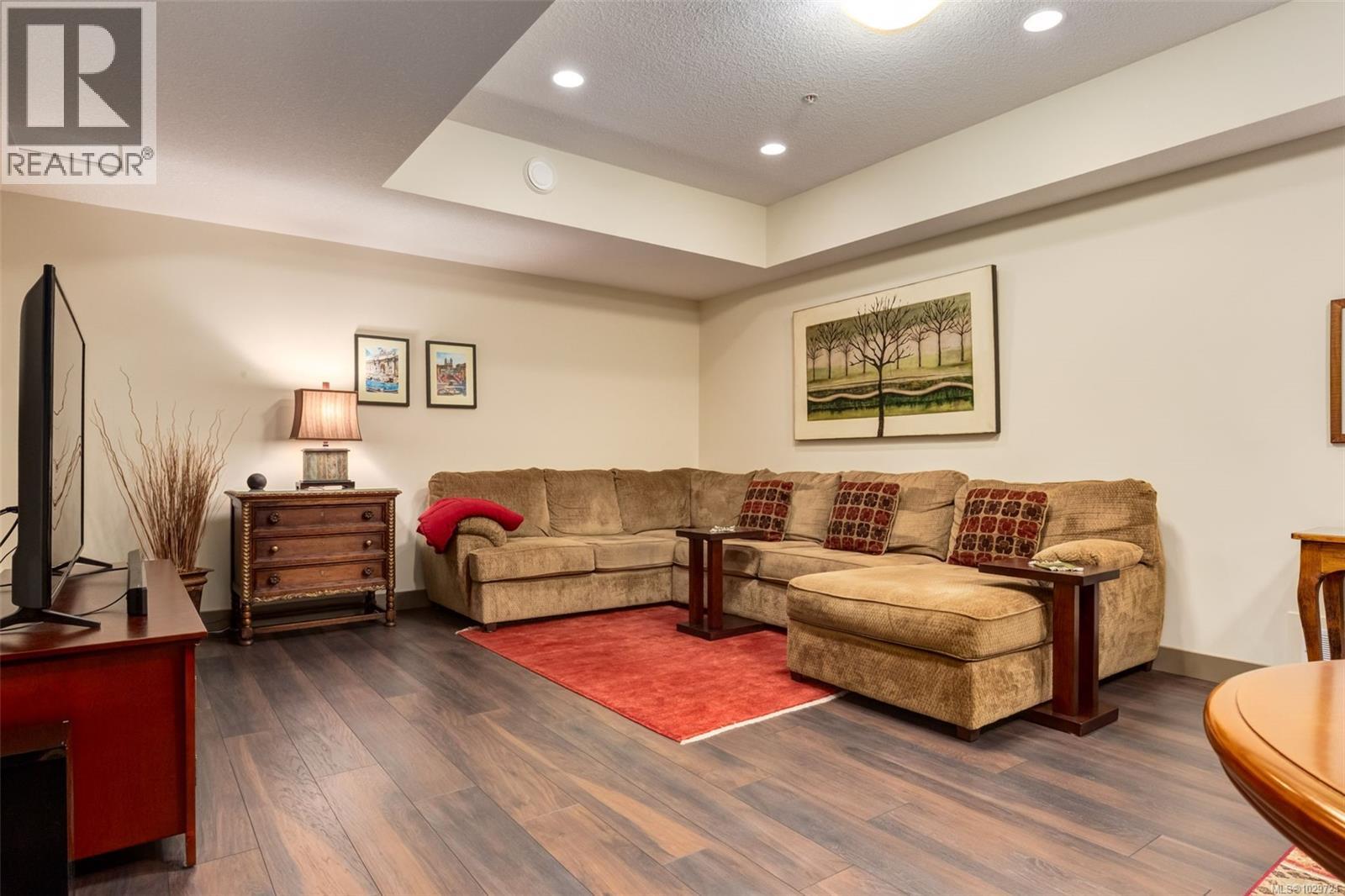 #102 5418 JACOBS LANE - 49