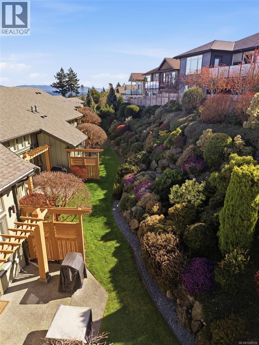 #102 5418 JACOBS LANE - 62