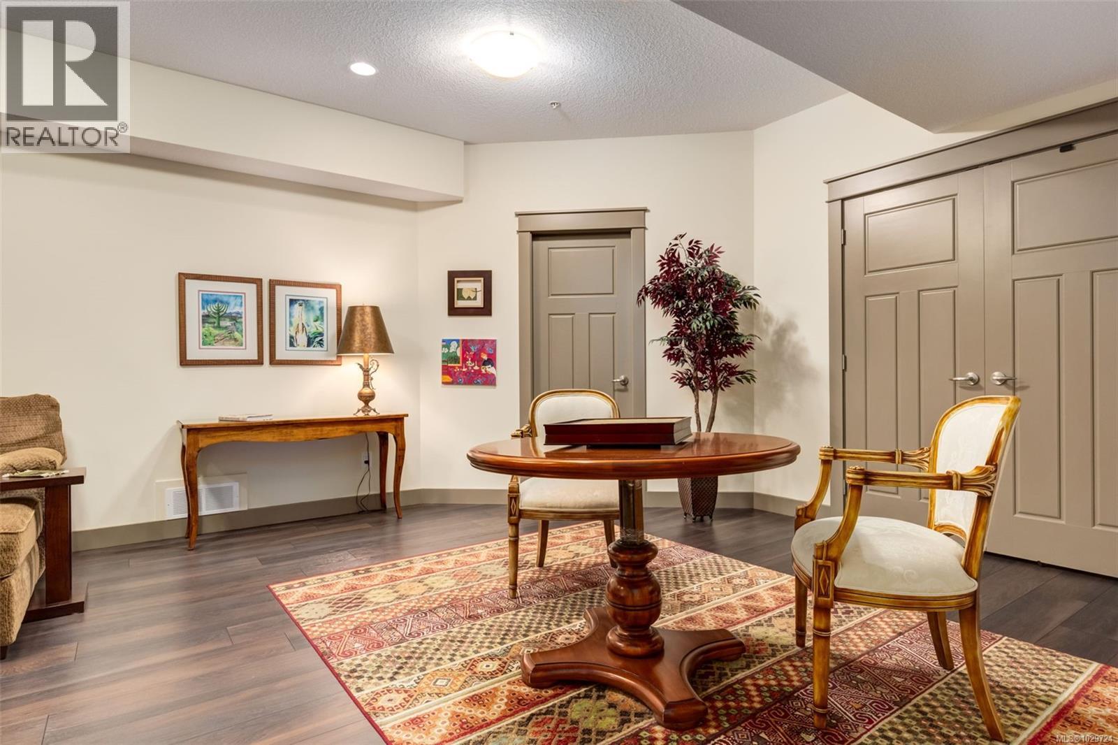 #102 5418 JACOBS LANE - 48