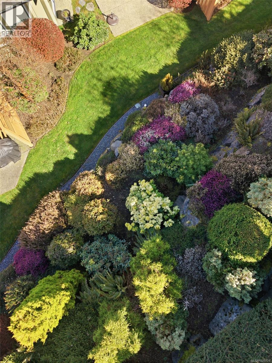 #102 5418 JACOBS LANE - 61