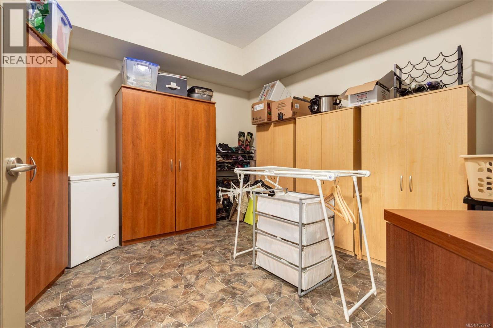 #102 5418 JACOBS LANE - 54