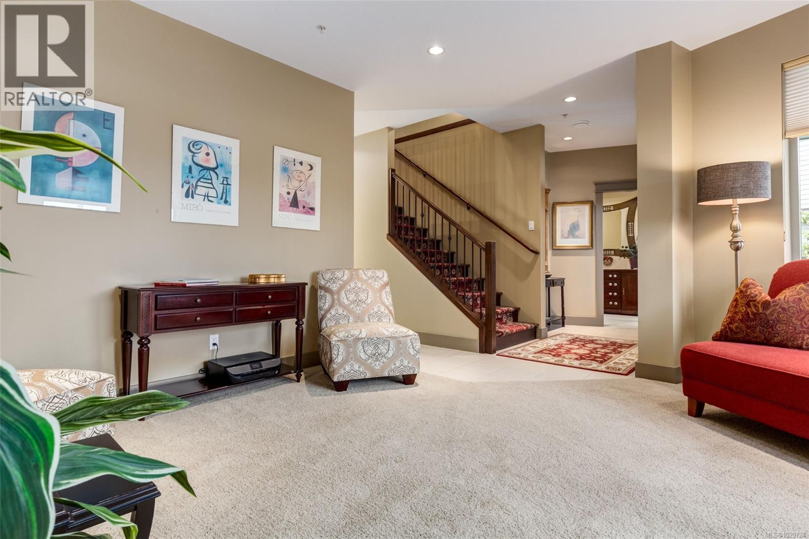 #102 5418 JACOBS LANE - 38