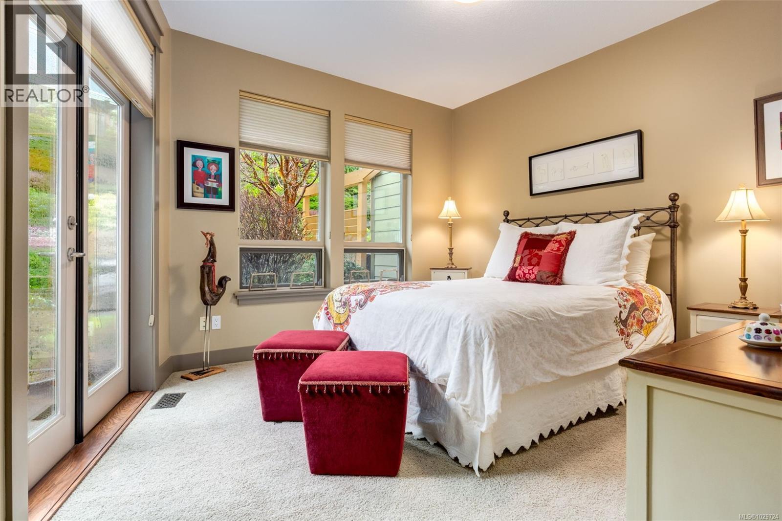 #102 5418 JACOBS LANE - 33