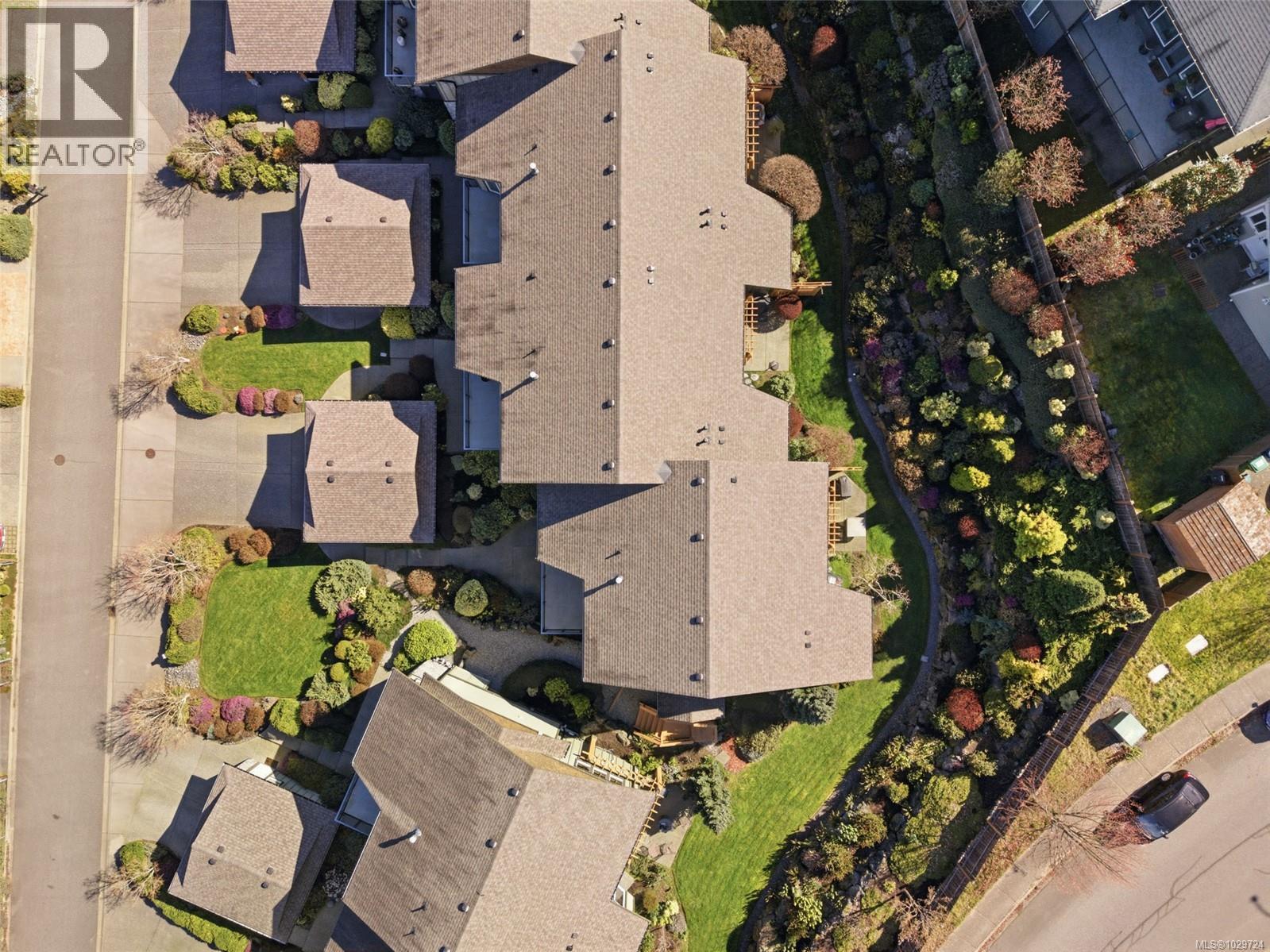 #102 5418 JACOBS LANE - 68