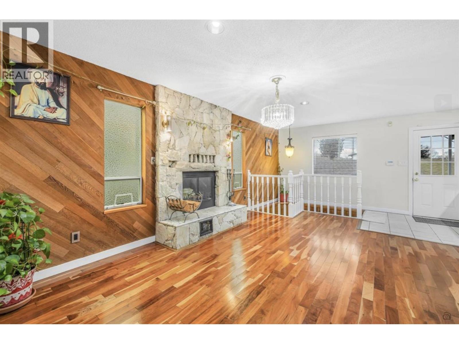 7996 PRINCE EDWARD STREET