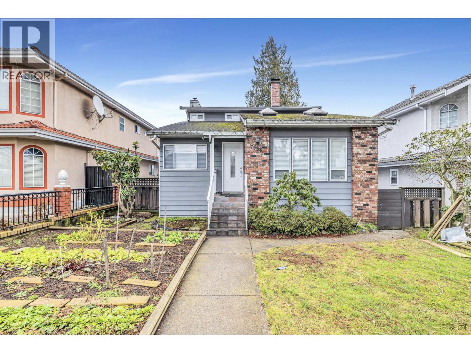 7996 PRINCE EDWARD Street - main photo