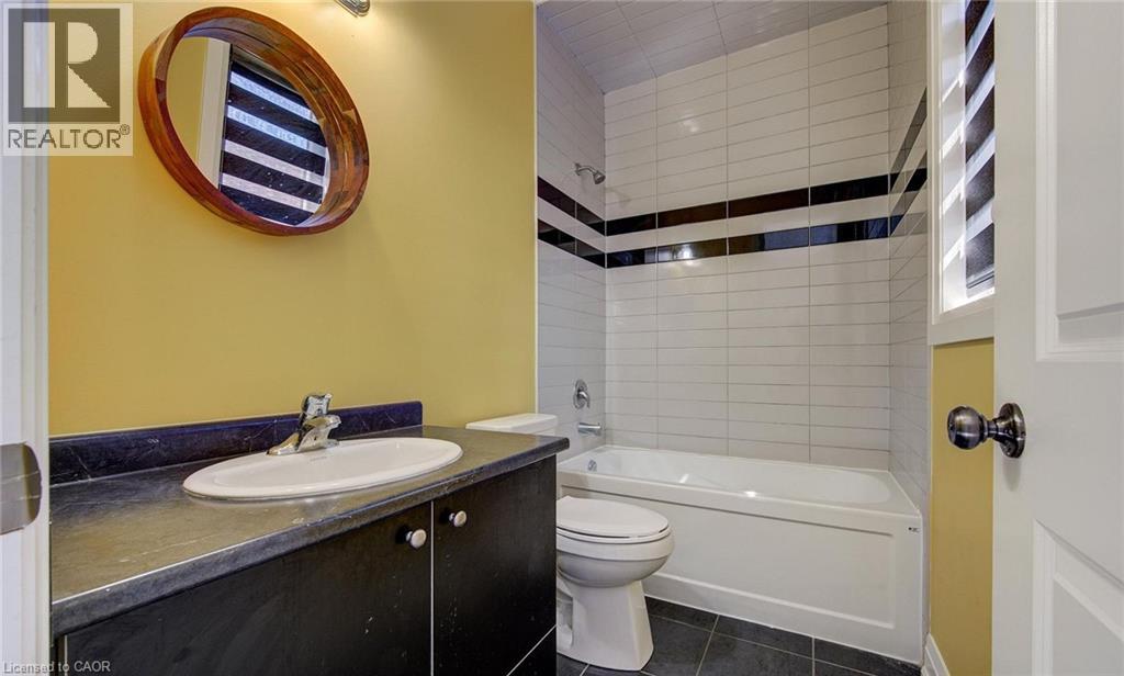 125 PRINCE CHARLES CRESCENT - 24