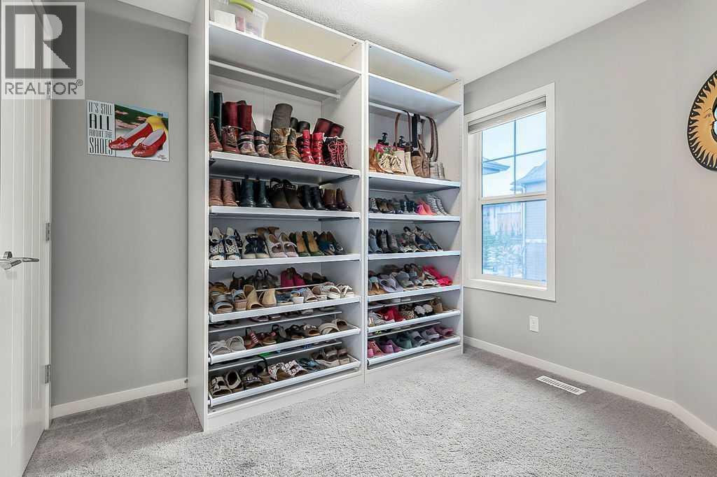 101 Sunset Drive, Cochrane