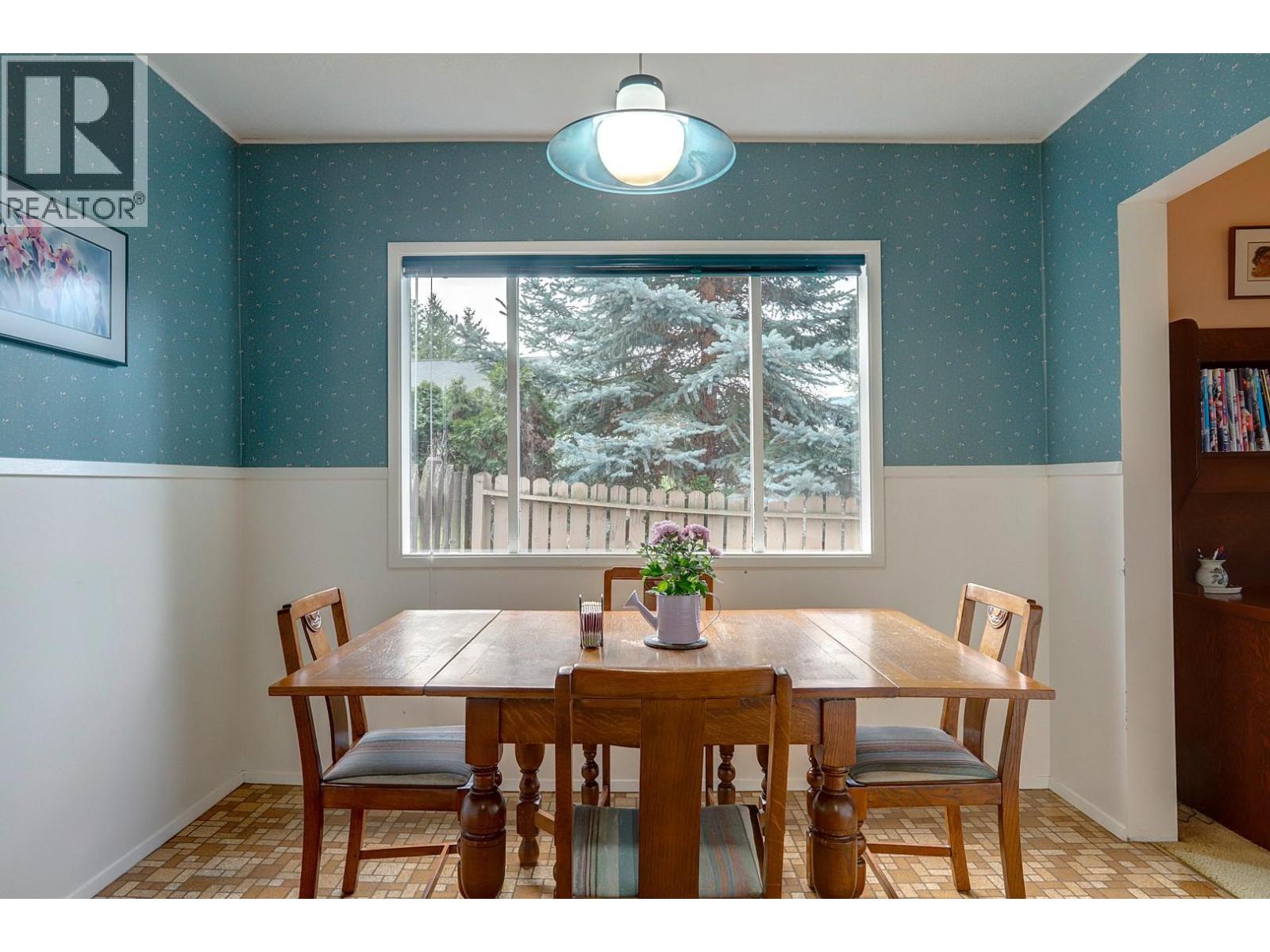  5051 11 Street Northeast, Salmon Arm