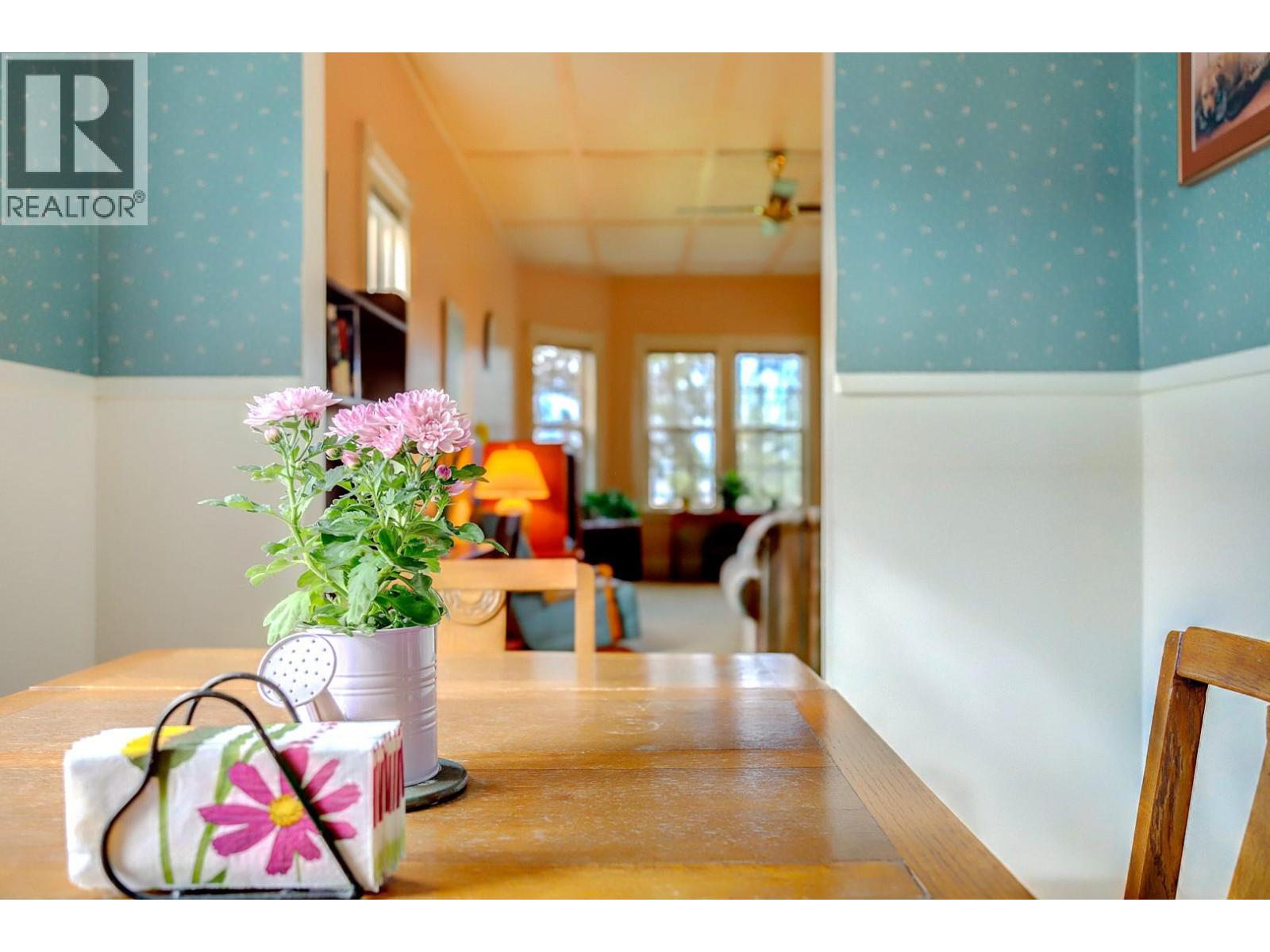  5051 11 Street Northeast, Salmon Arm