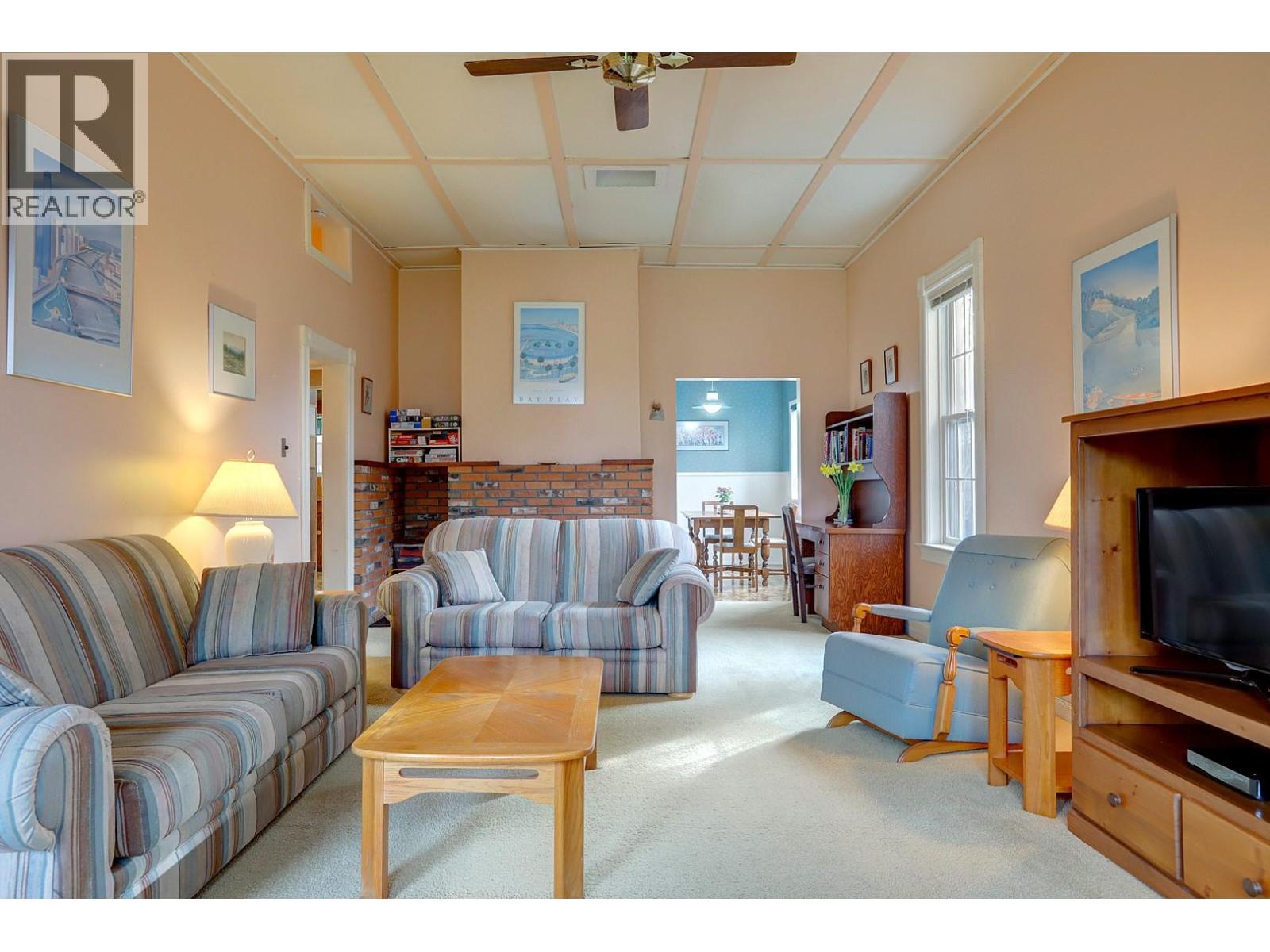  5051 11 Street Northeast, Salmon Arm