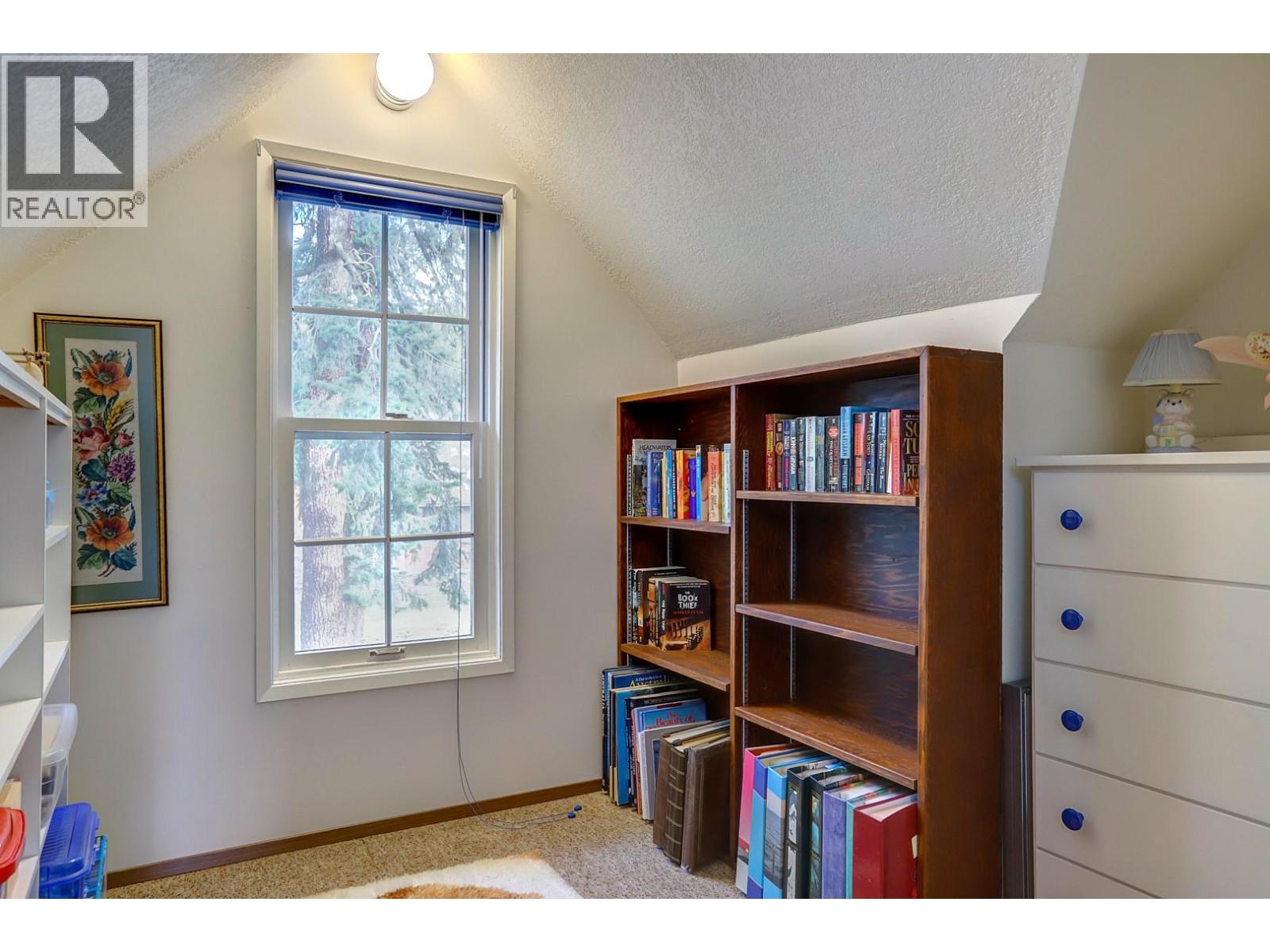  5051 11 Street Northeast, Salmon Arm