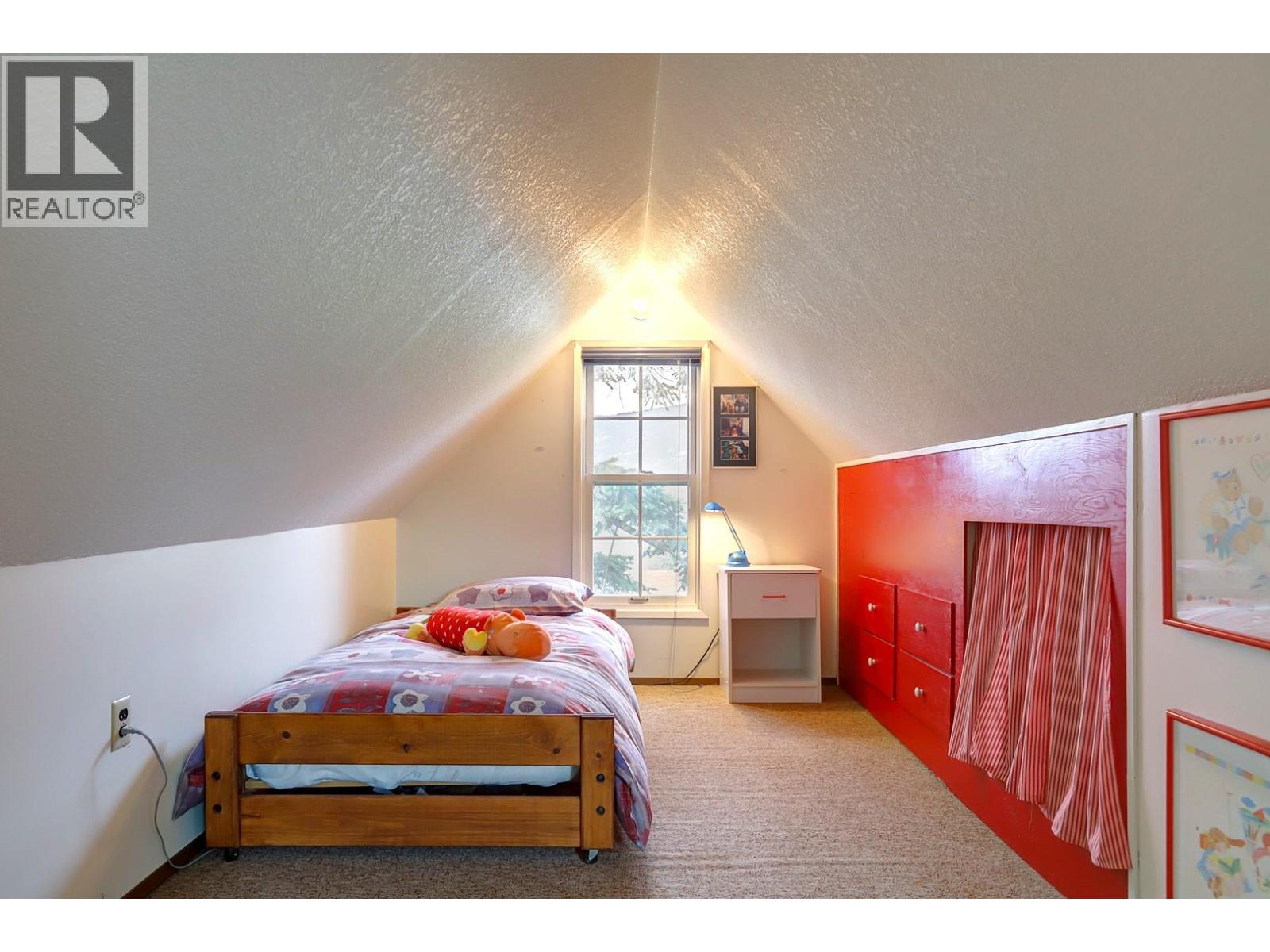  5051 11 Street Northeast, Salmon Arm