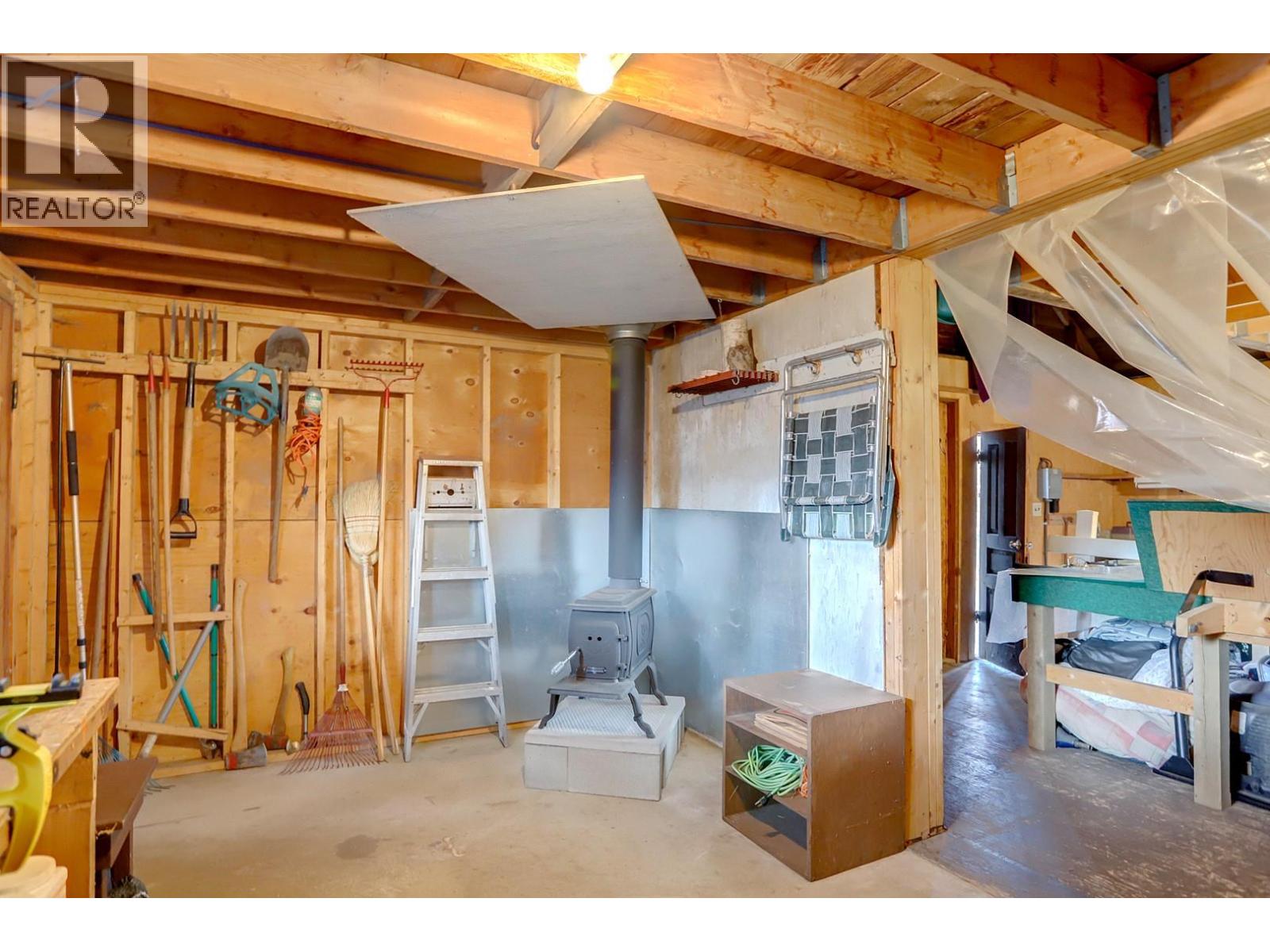  5051 11 Street Northeast, Salmon Arm