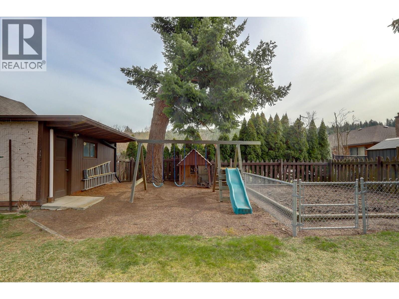  5051 11 Street Northeast, Salmon Arm