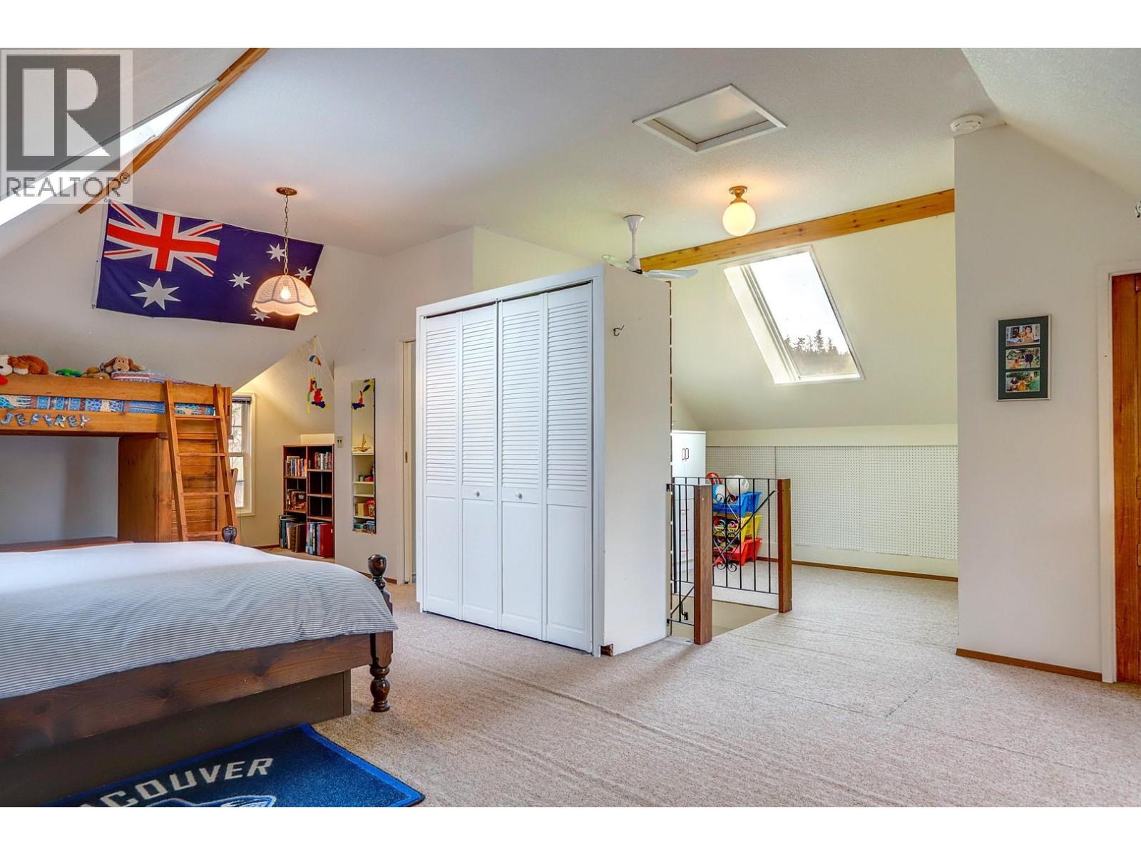  5051 11 Street Northeast, Salmon Arm