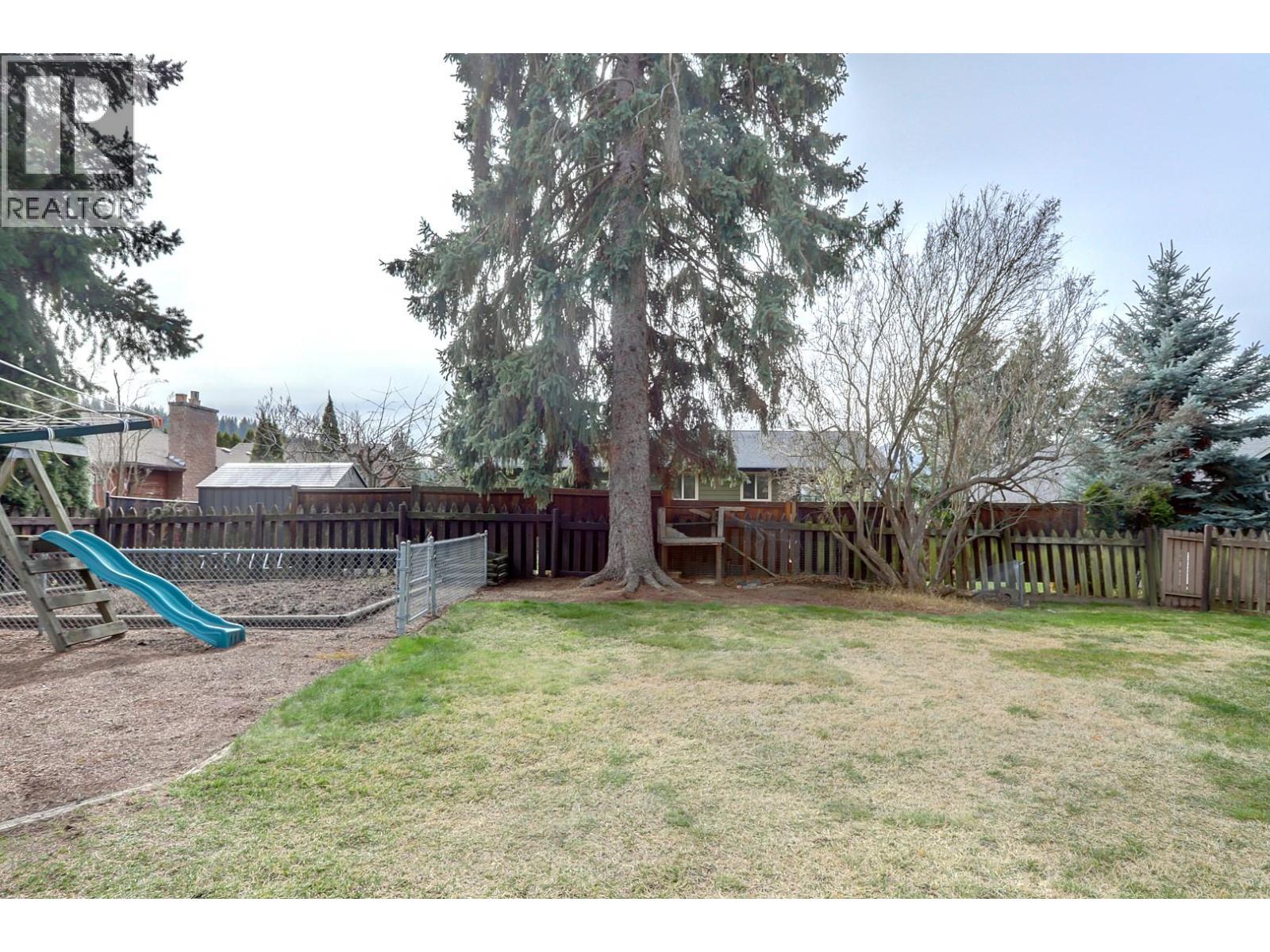  5051 11 Street Northeast, Salmon Arm