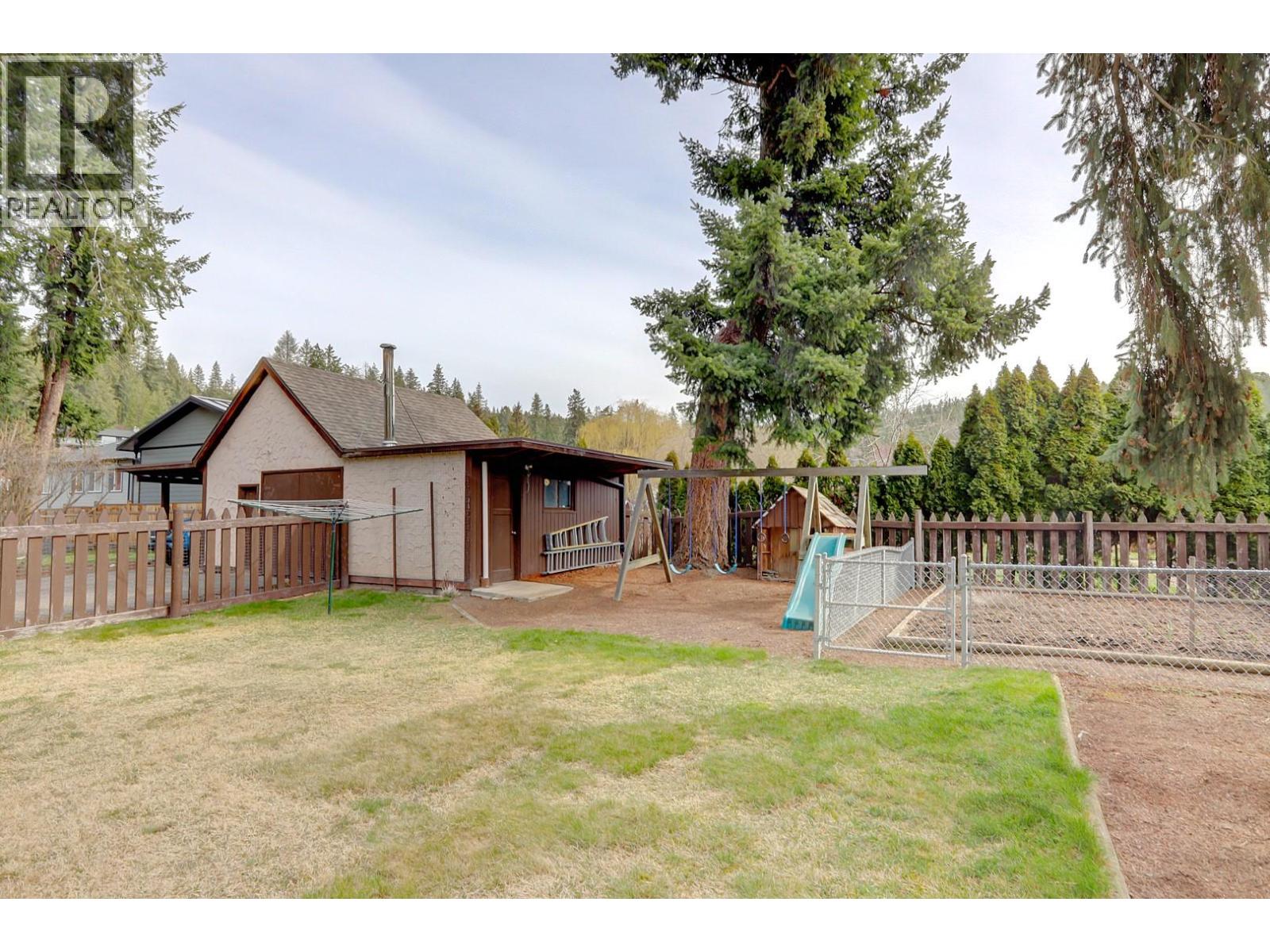  5051 11 Street Northeast, Salmon Arm