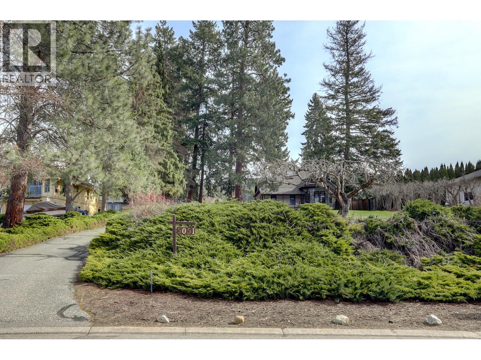  5051 11 Street Northeast, Salmon Arm