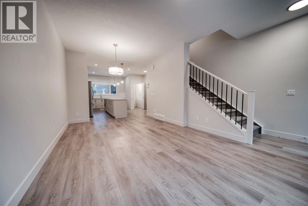 Single Family House for Sale in  Royal Elm Green NW Royal Oak Calgary 