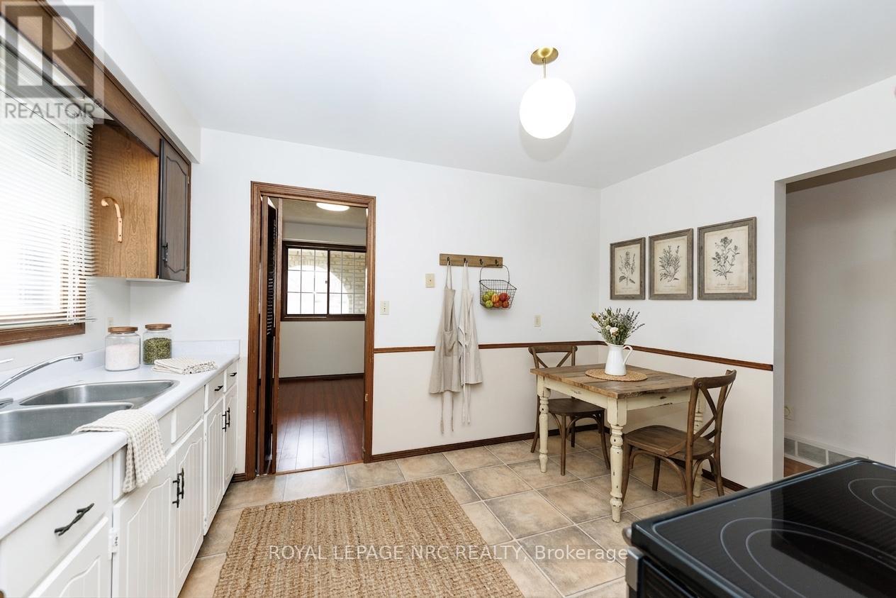 105 HILLVIEW ROAD - 10