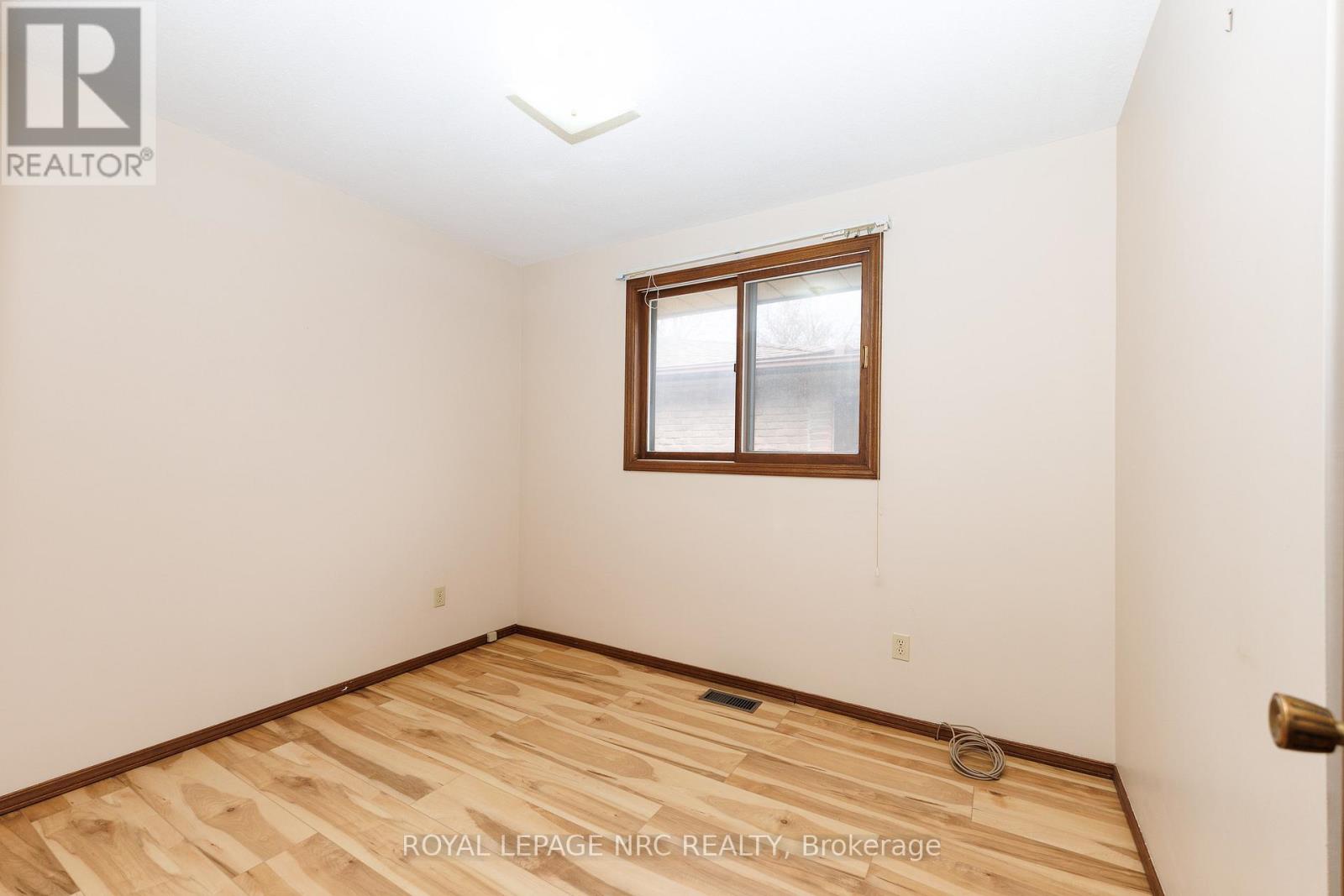 105 HILLVIEW ROAD - 14