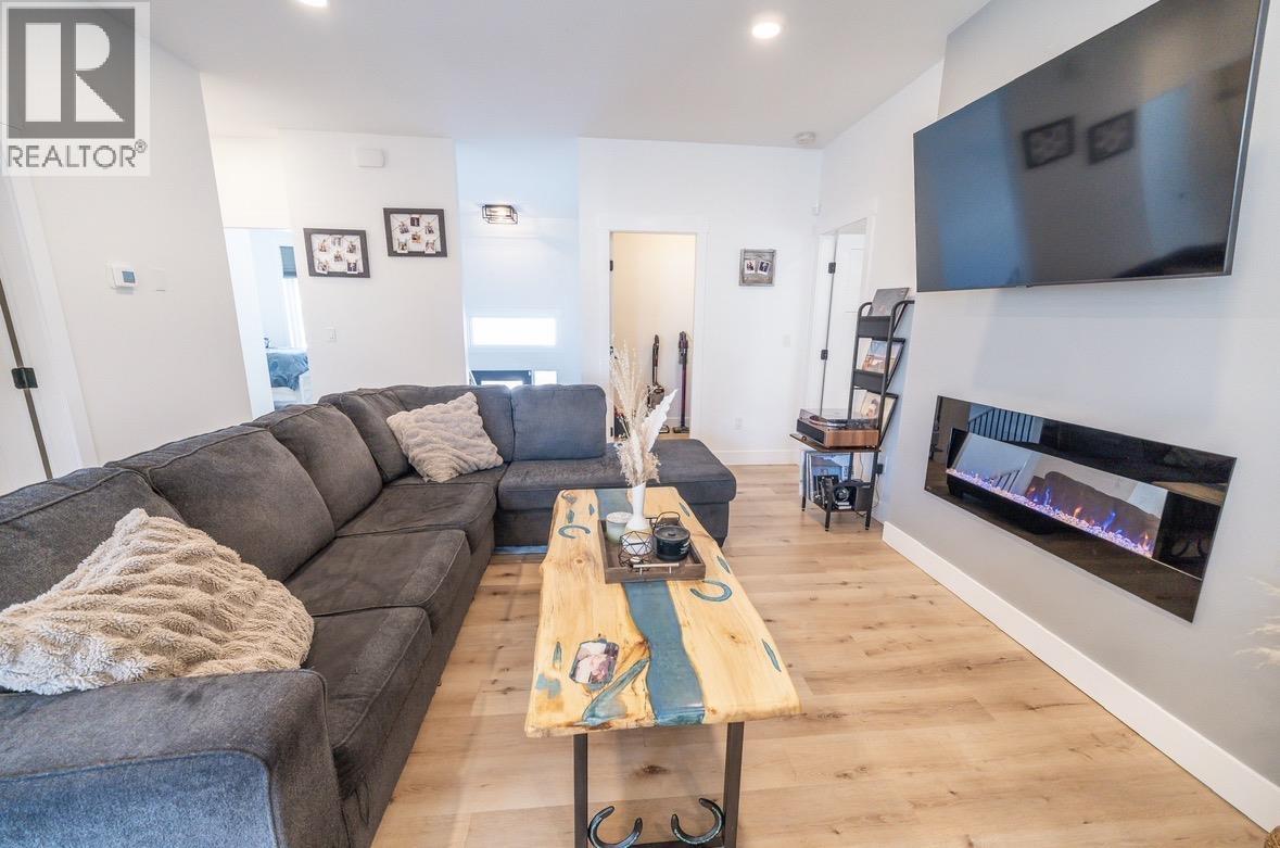 8316 79A STREET - 6