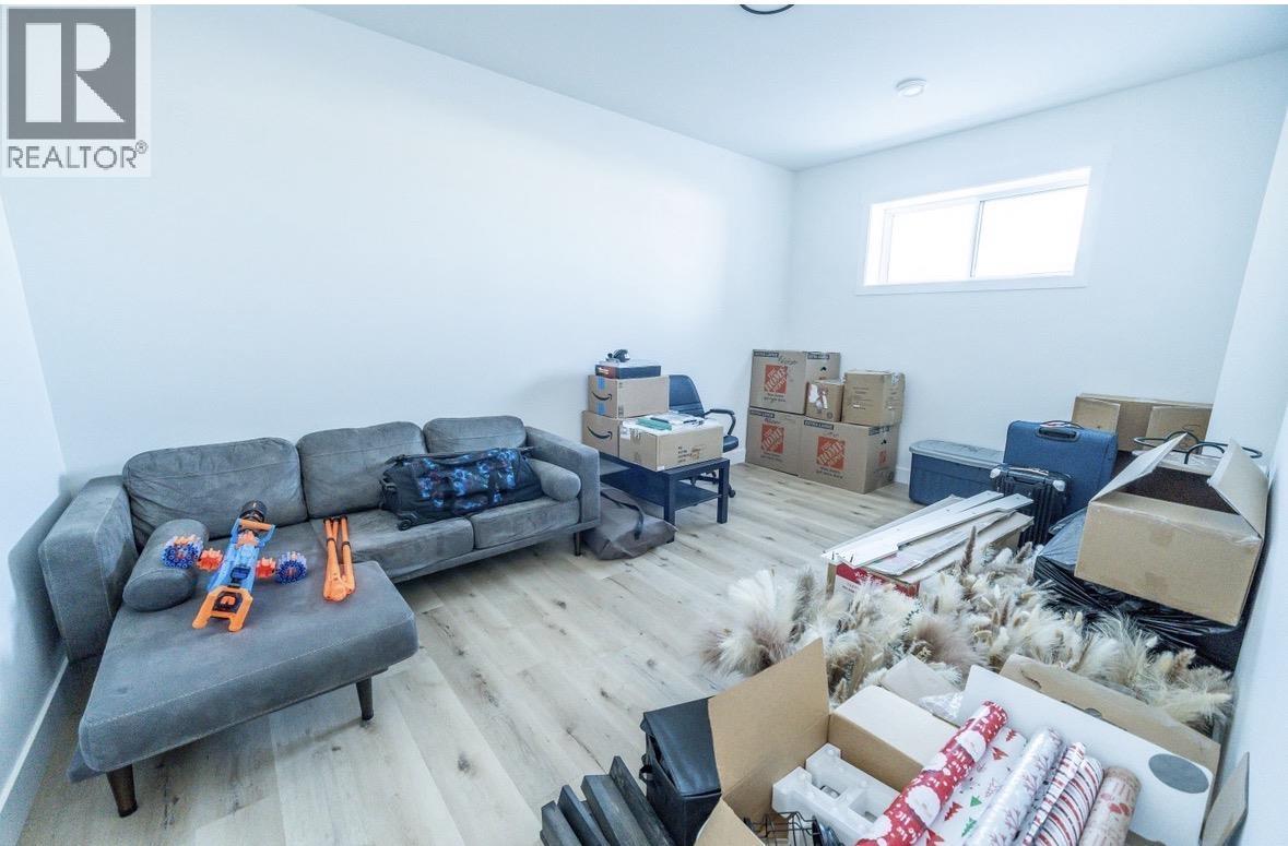 8316 79A STREET - 28