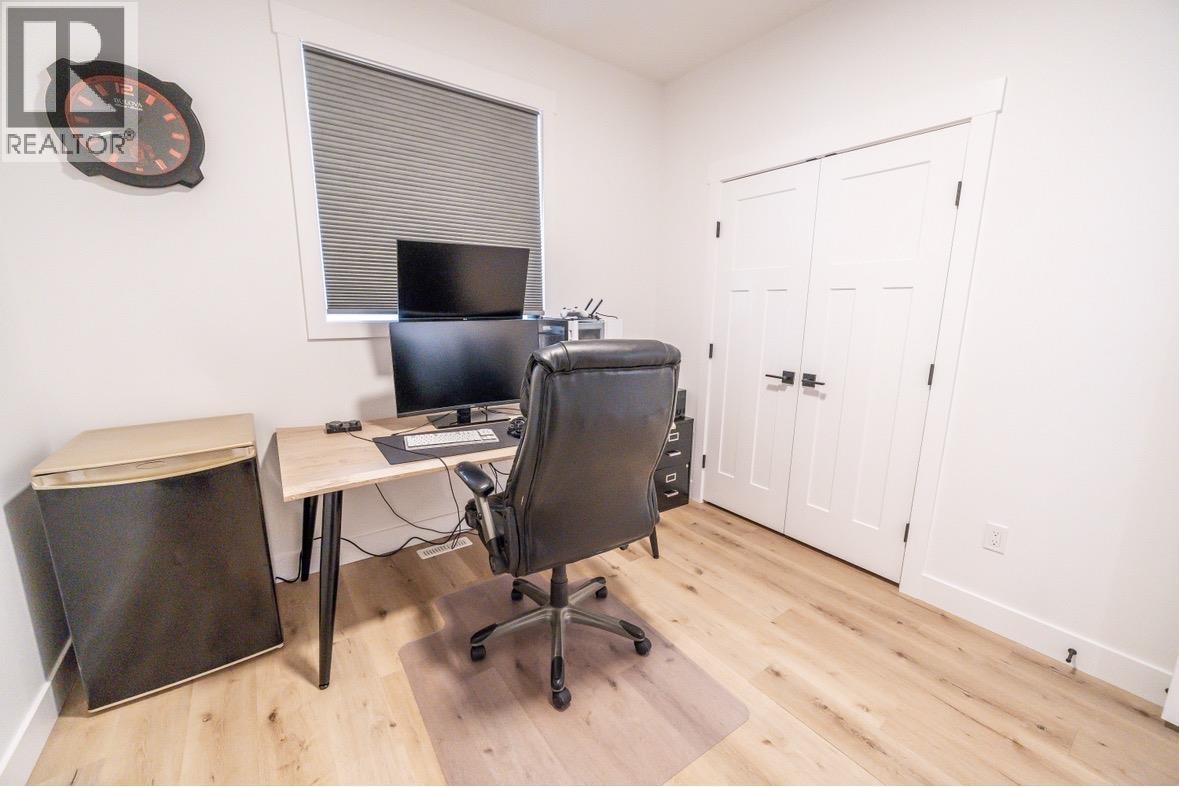 8316 79A STREET - 23