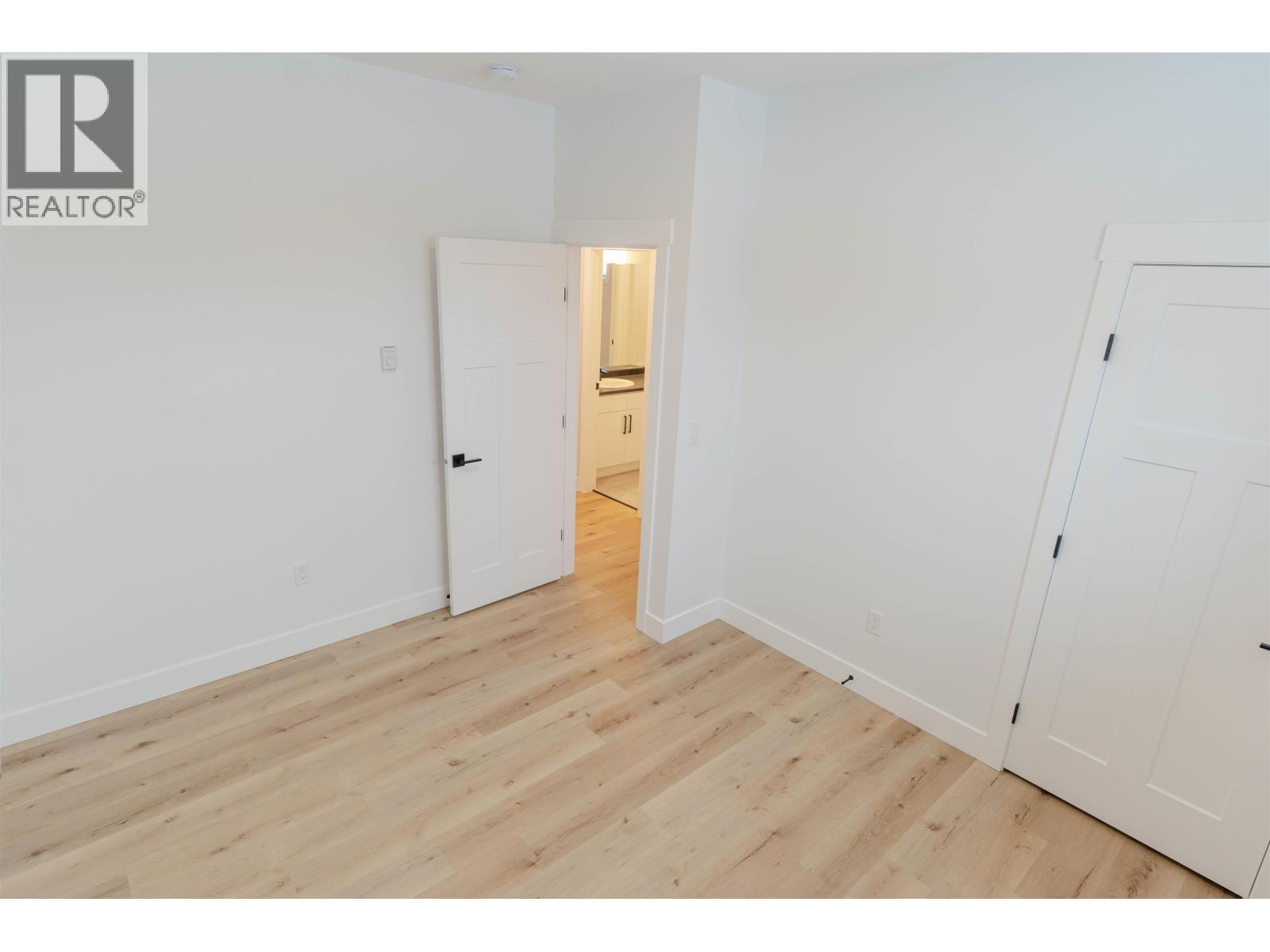 8316 79A STREET - 35
