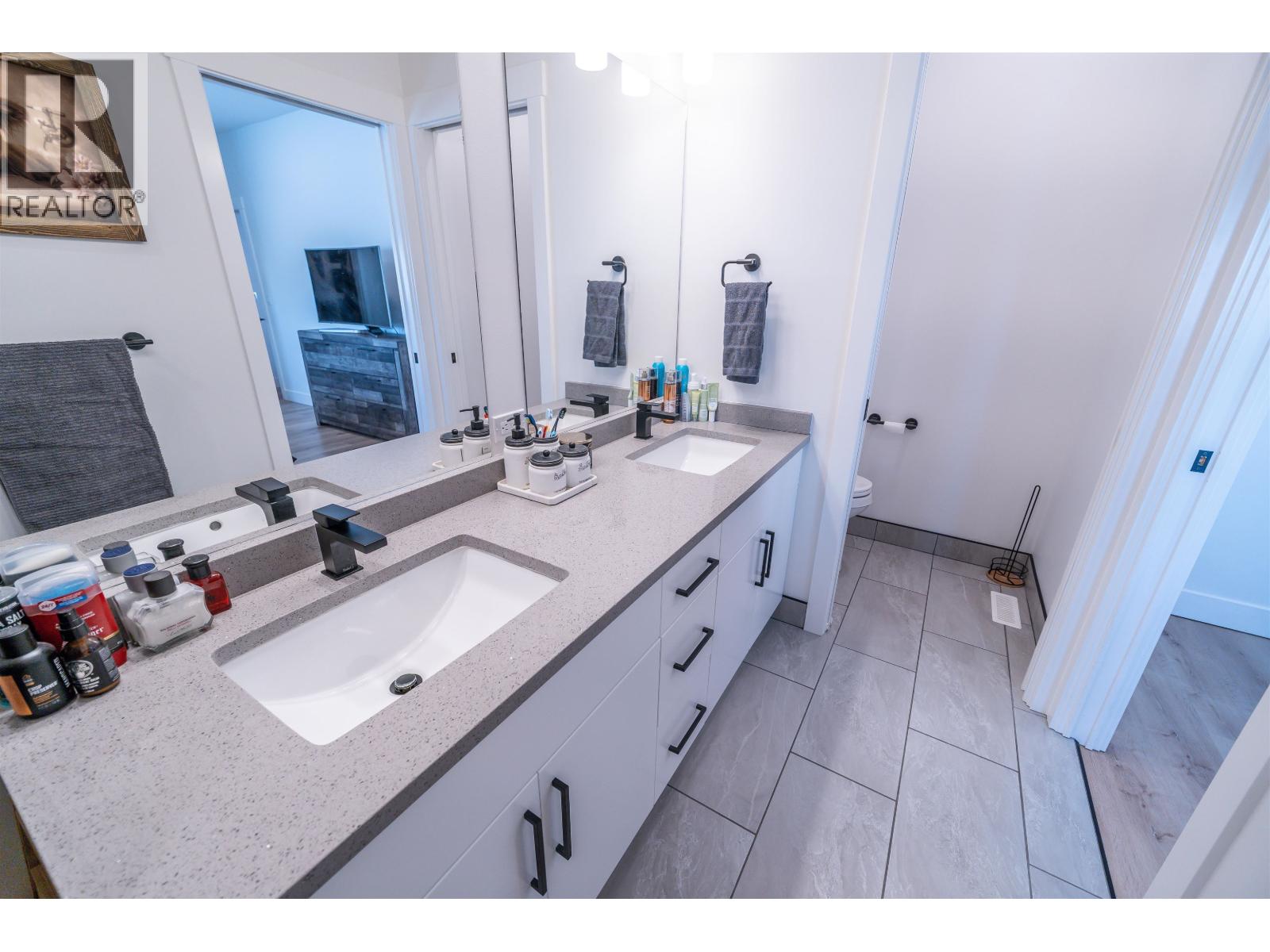 8316 79A STREET - 20