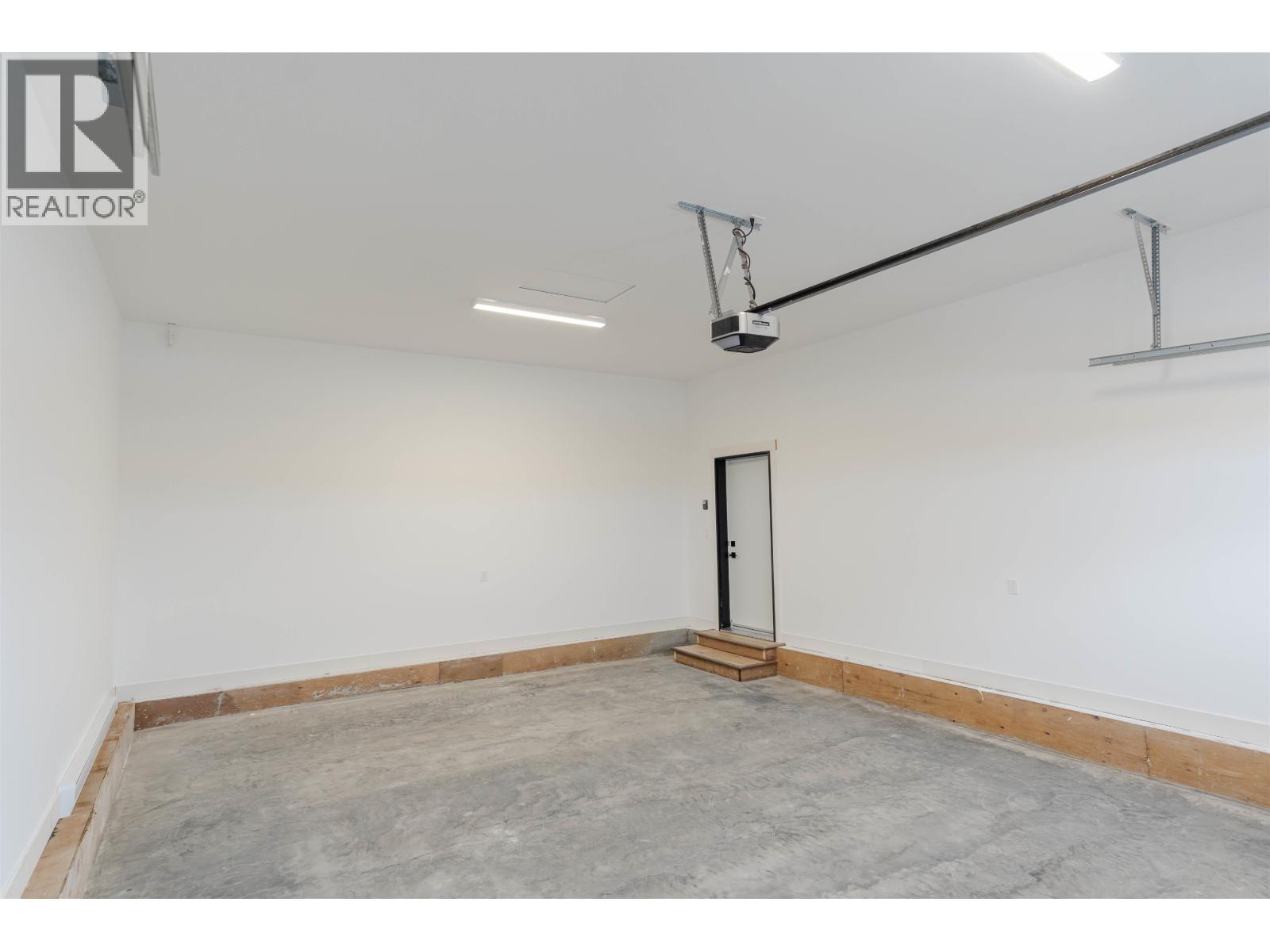 8316 79A STREET - 31