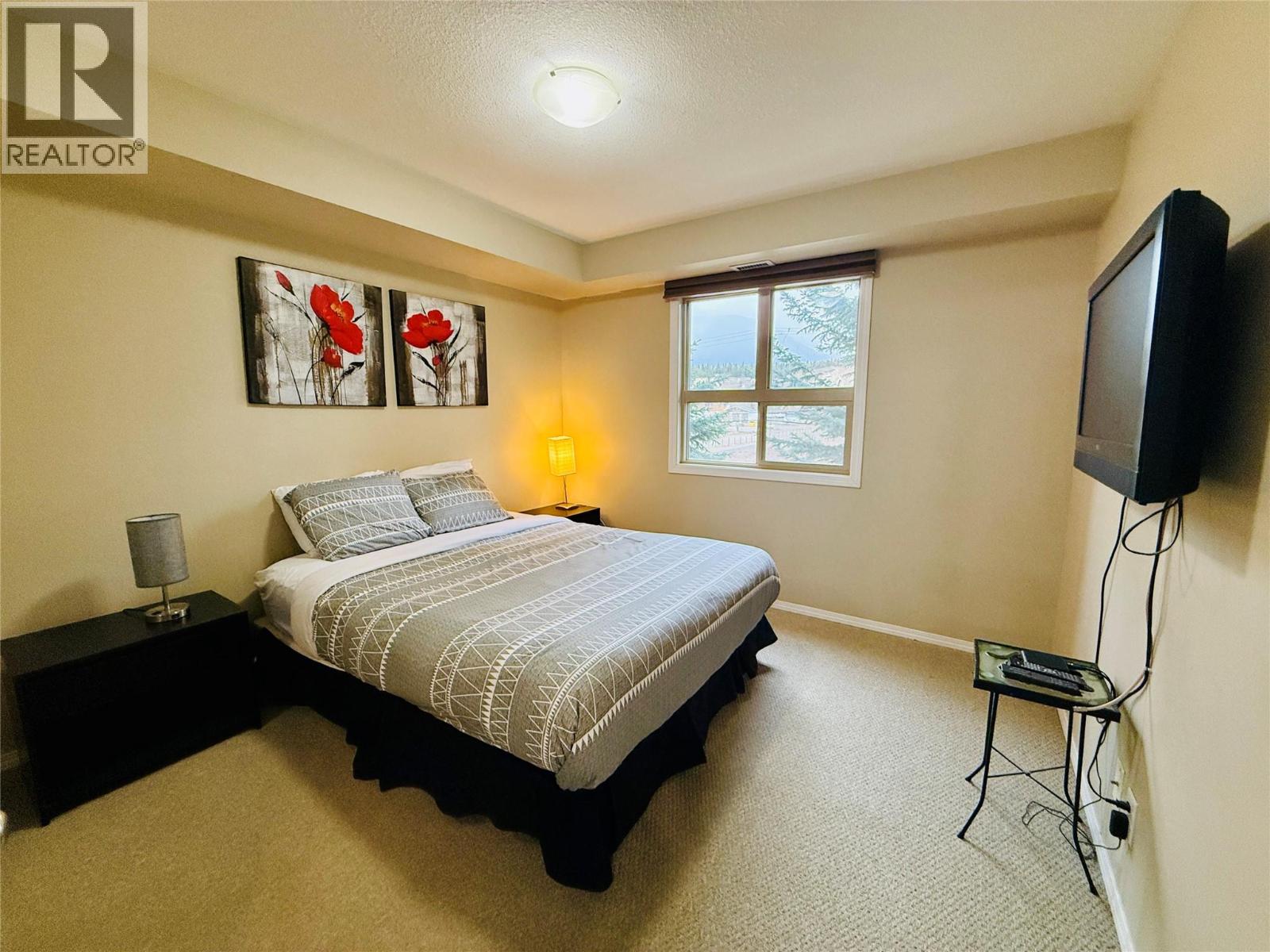 2212 205 Third Avenue, Invermere