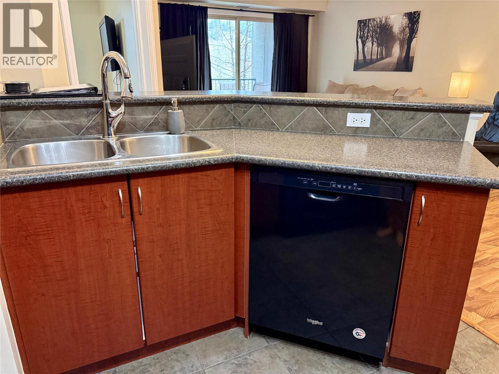 2212 205 Third Avenue, Invermere