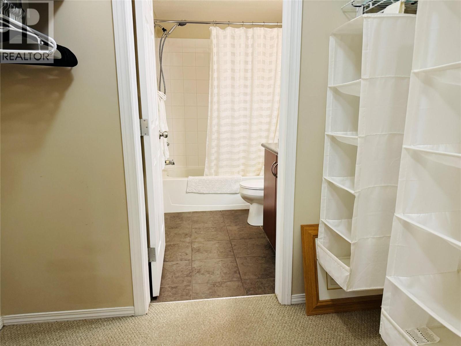 2212 205 Third Avenue, Invermere