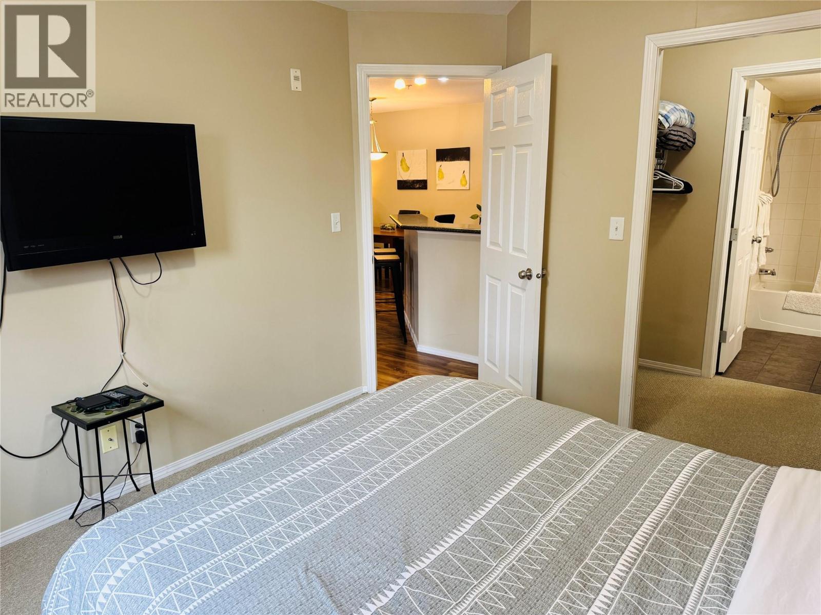 2212 205 Third Avenue, Invermere