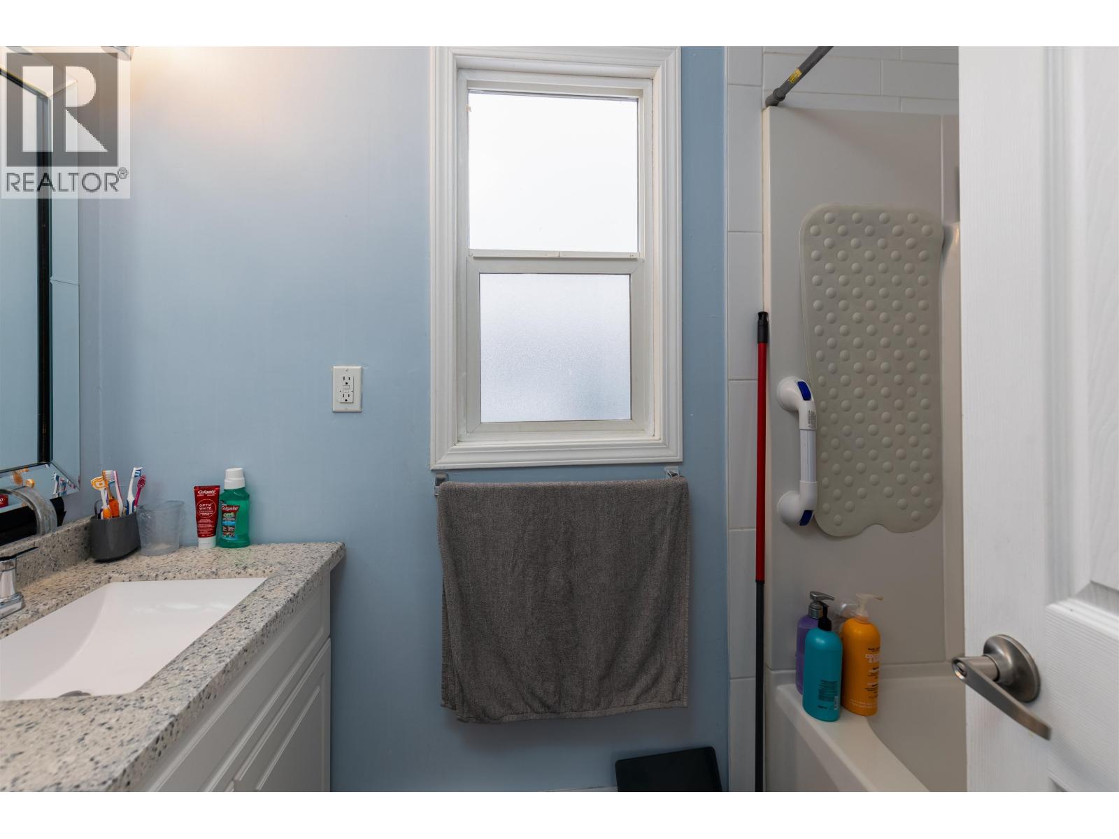 #3-4714 DAVIS Avenue, Terrace