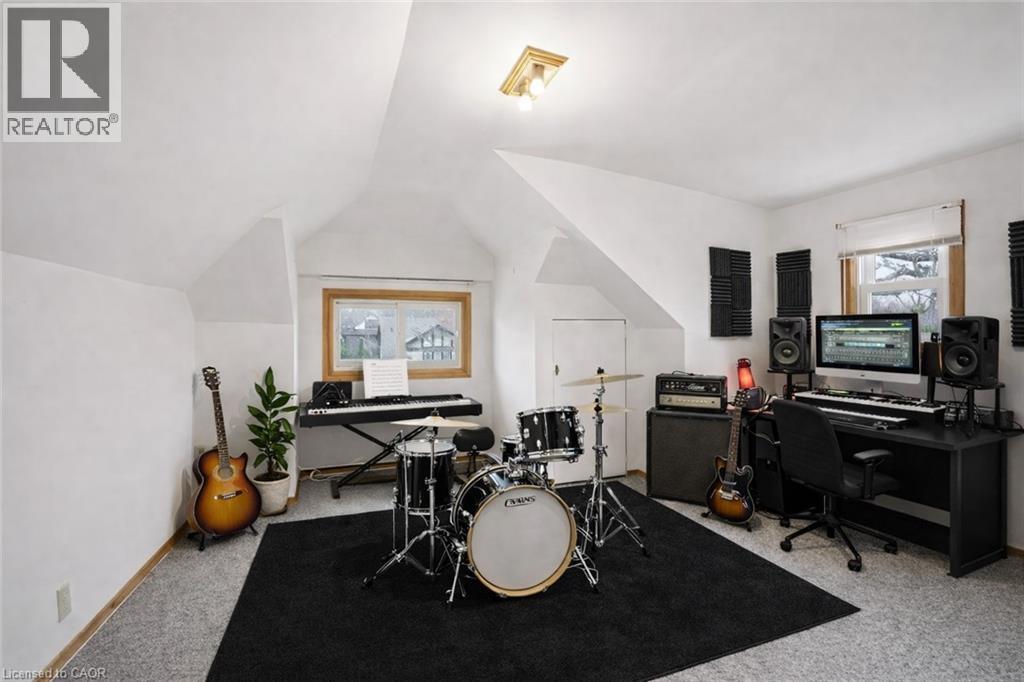 88 CLINE Avenue N,Hamilton,,