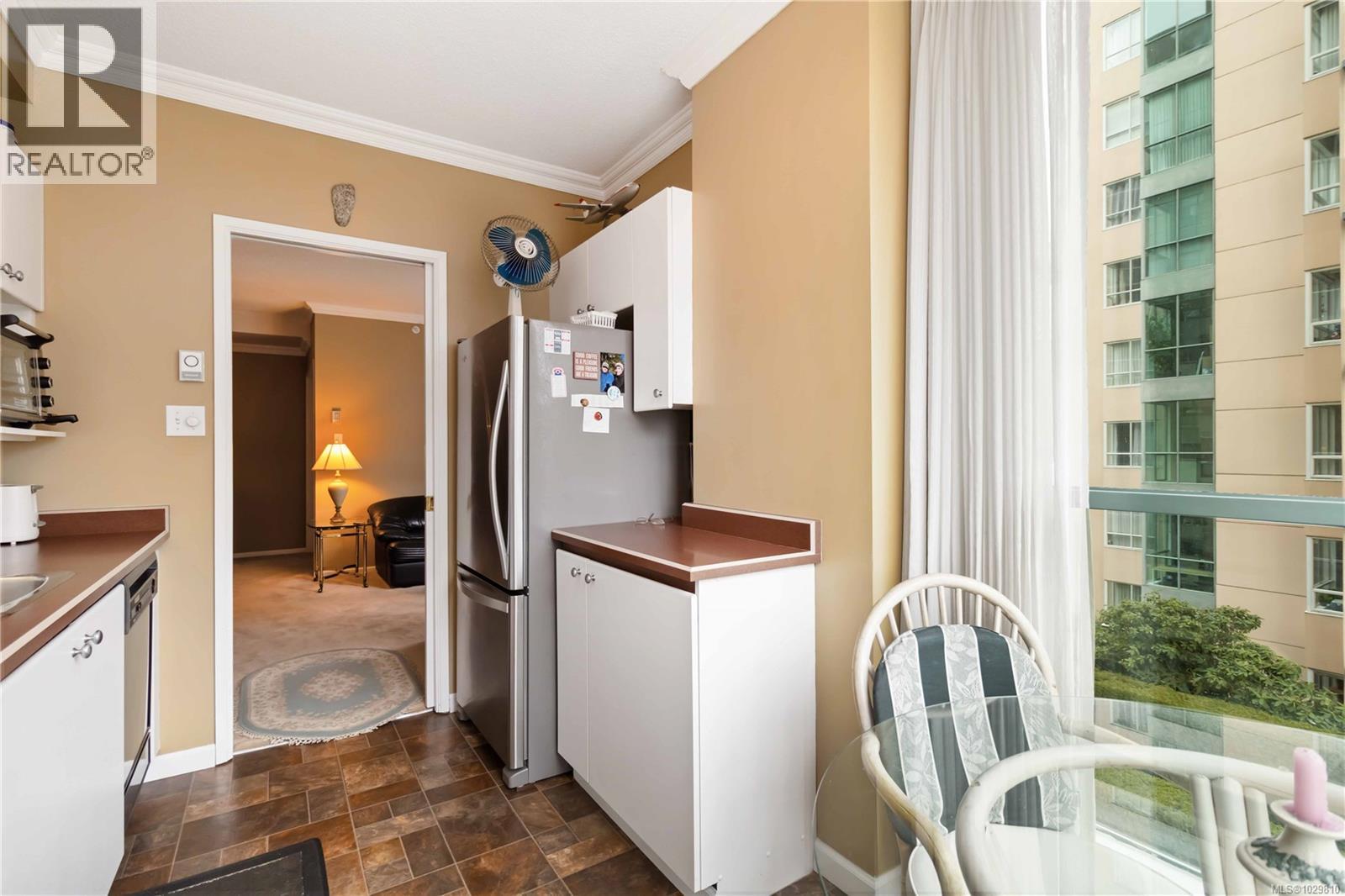 407 1010 View Street, Victoria