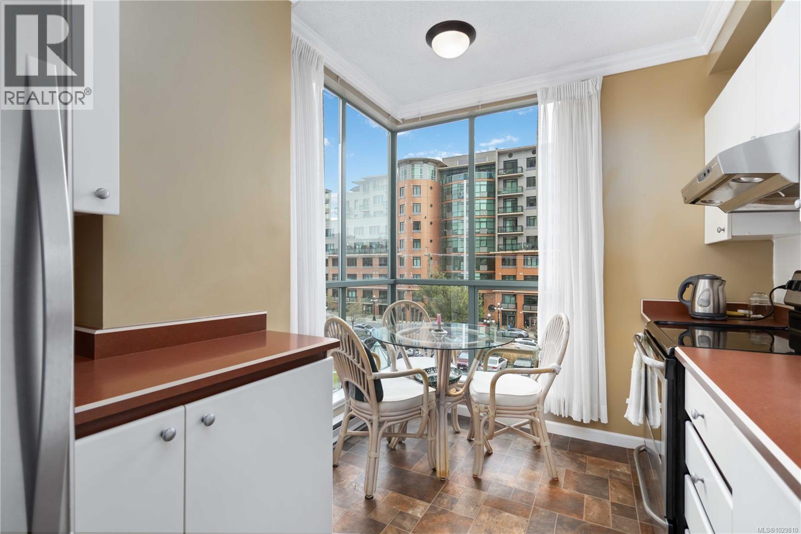 407 1010 View Street, Victoria