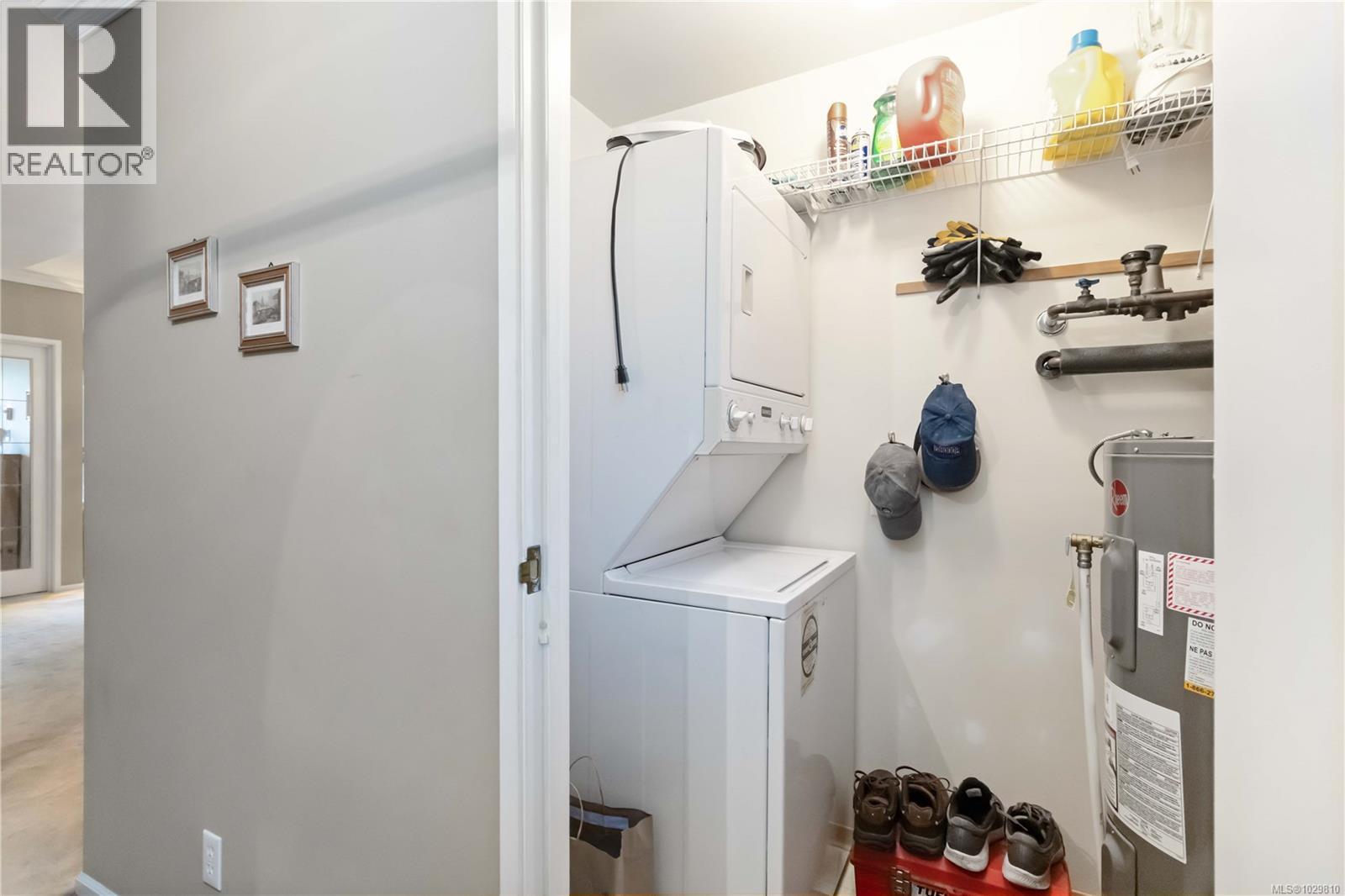 407 1010 View Street, Victoria