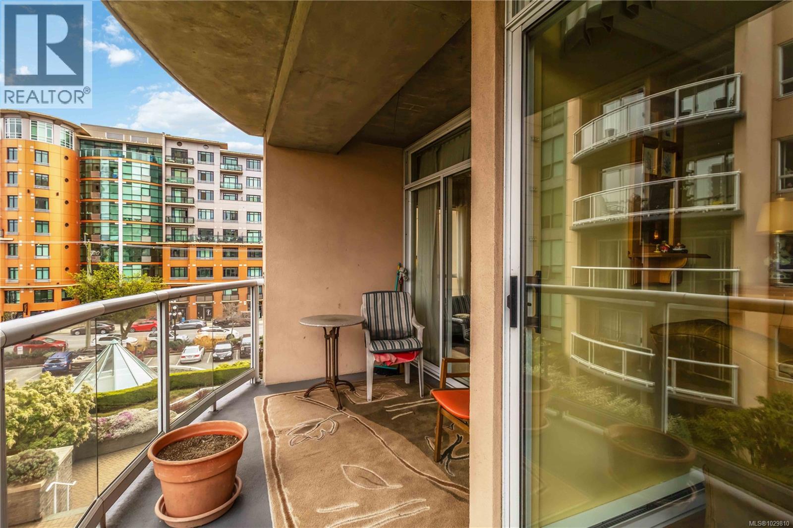 407 1010 View Street, Victoria