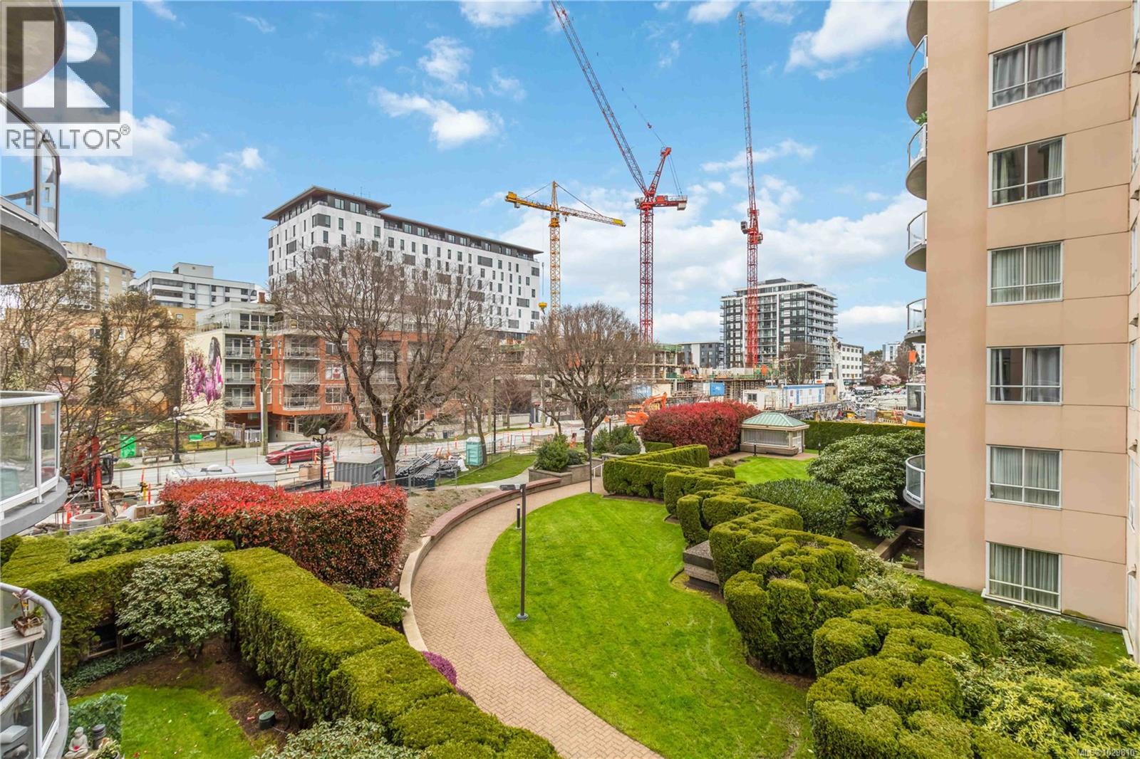 407 1010 View Street, Victoria