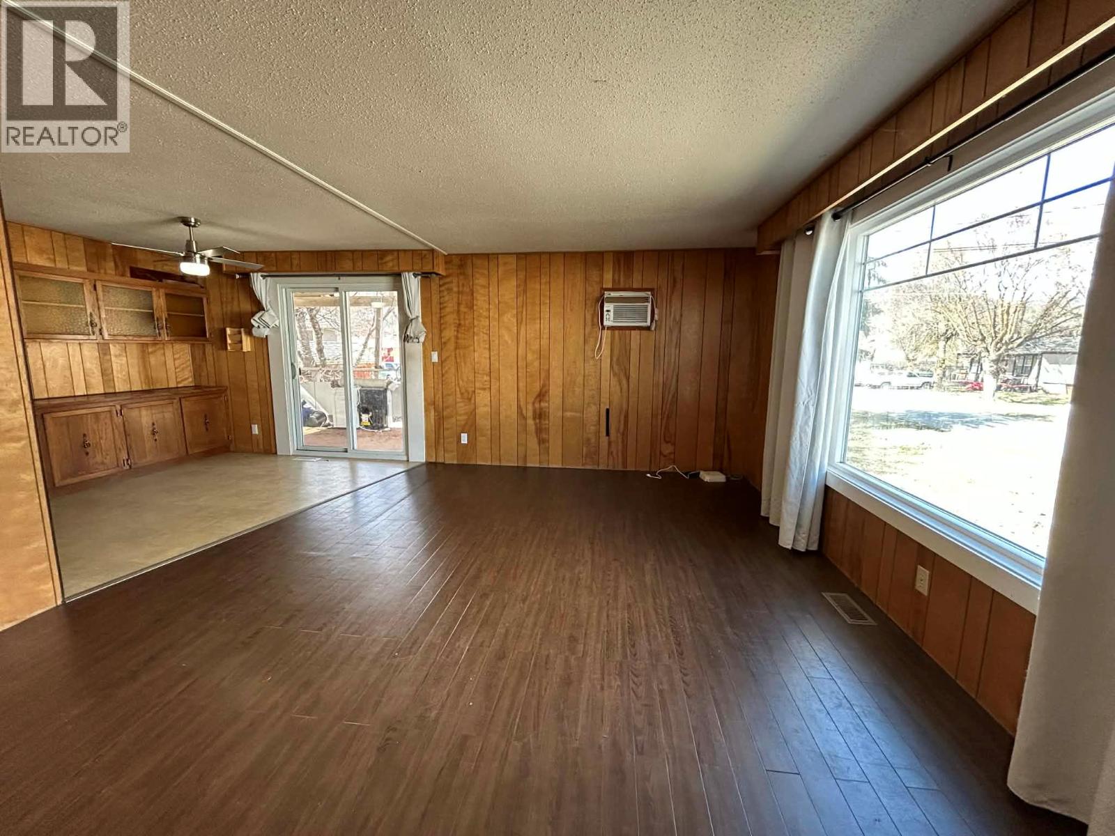 7083 DONALDSON Drive, Grand Forks