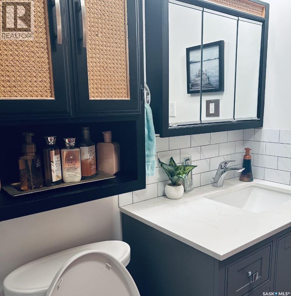 206 2ND STREET W - 17