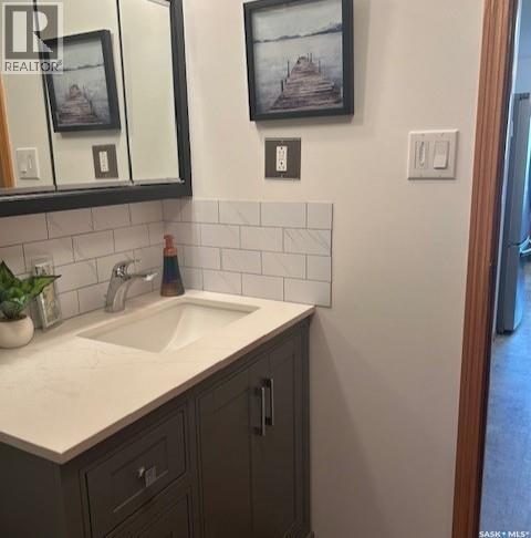206 2ND STREET W - 18