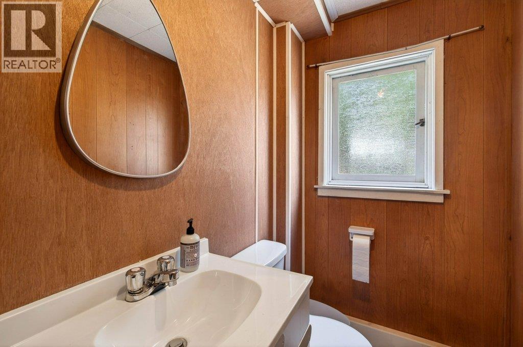 4198 Malakwa Road - 42