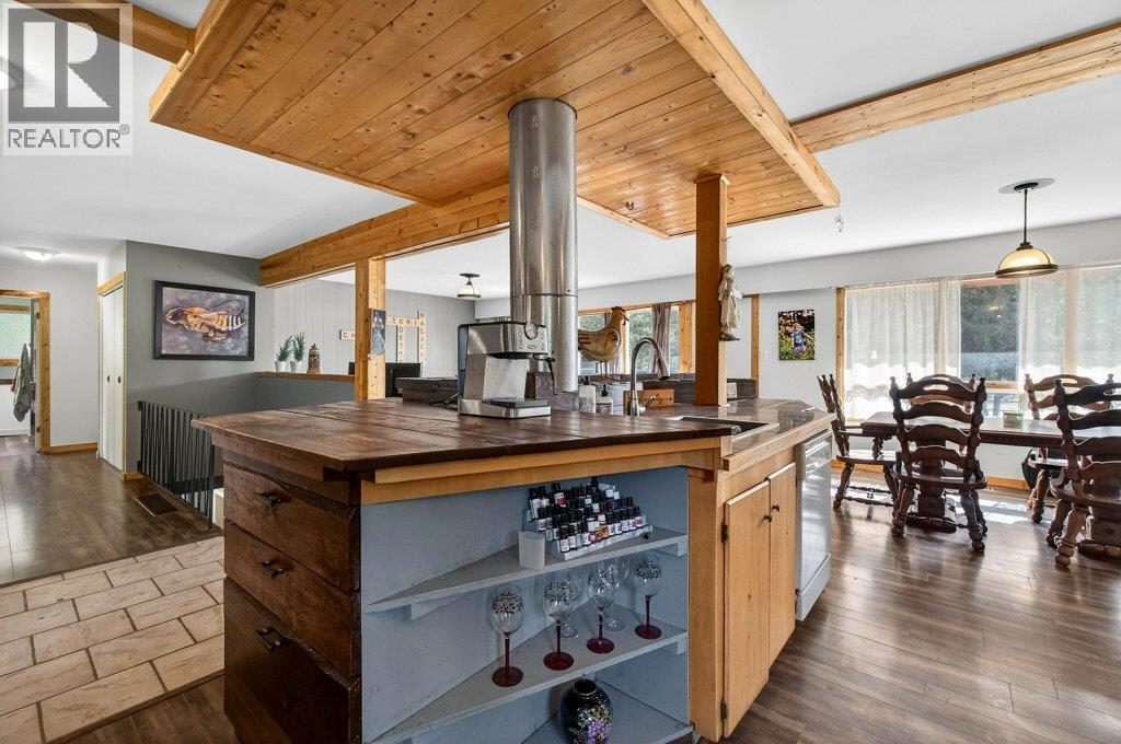 4198 Malakwa Road - 11