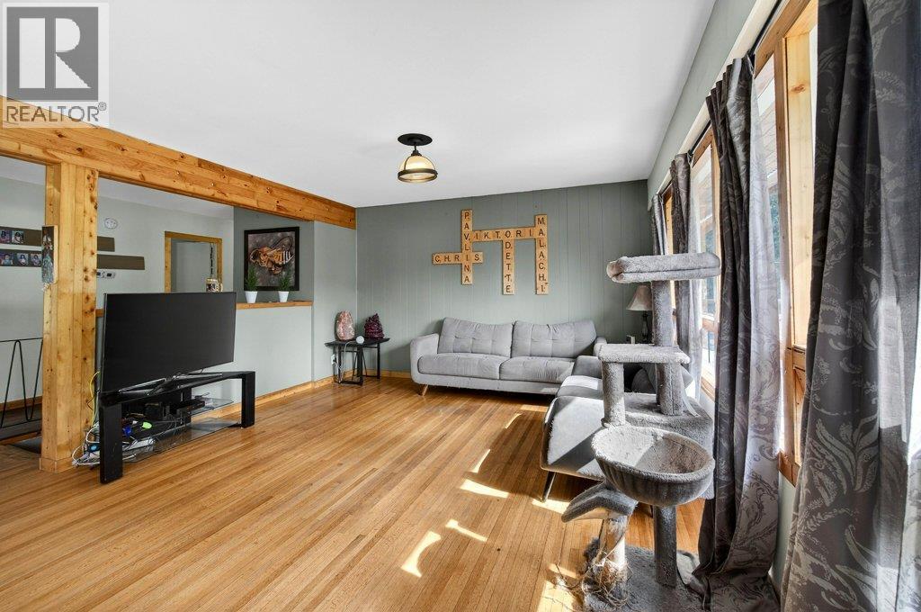 4198 Malakwa Road - 24