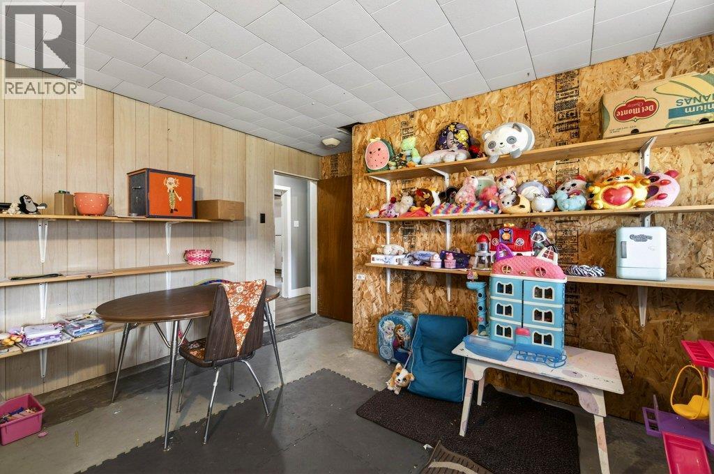 4198 Malakwa Road - 40